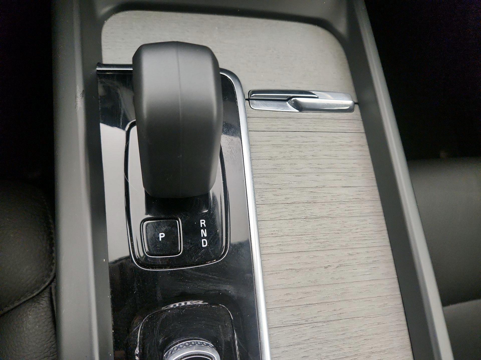 Thumbnail: 2025 Volvo XC60 - 18