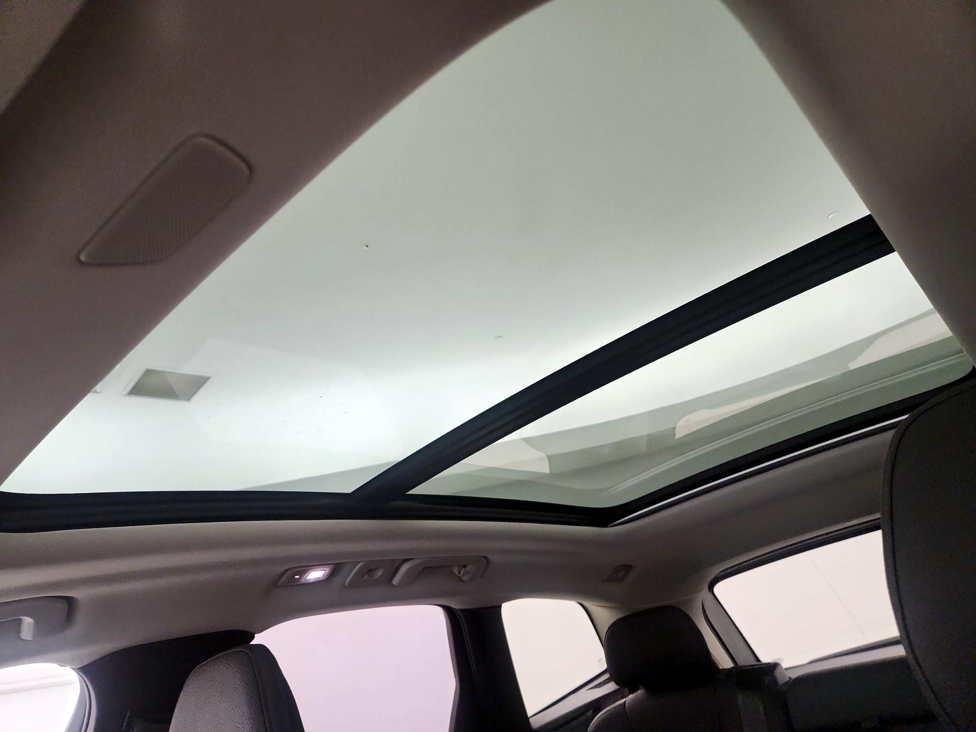 Thumbnail: 2025 Volvo XC60 - 20