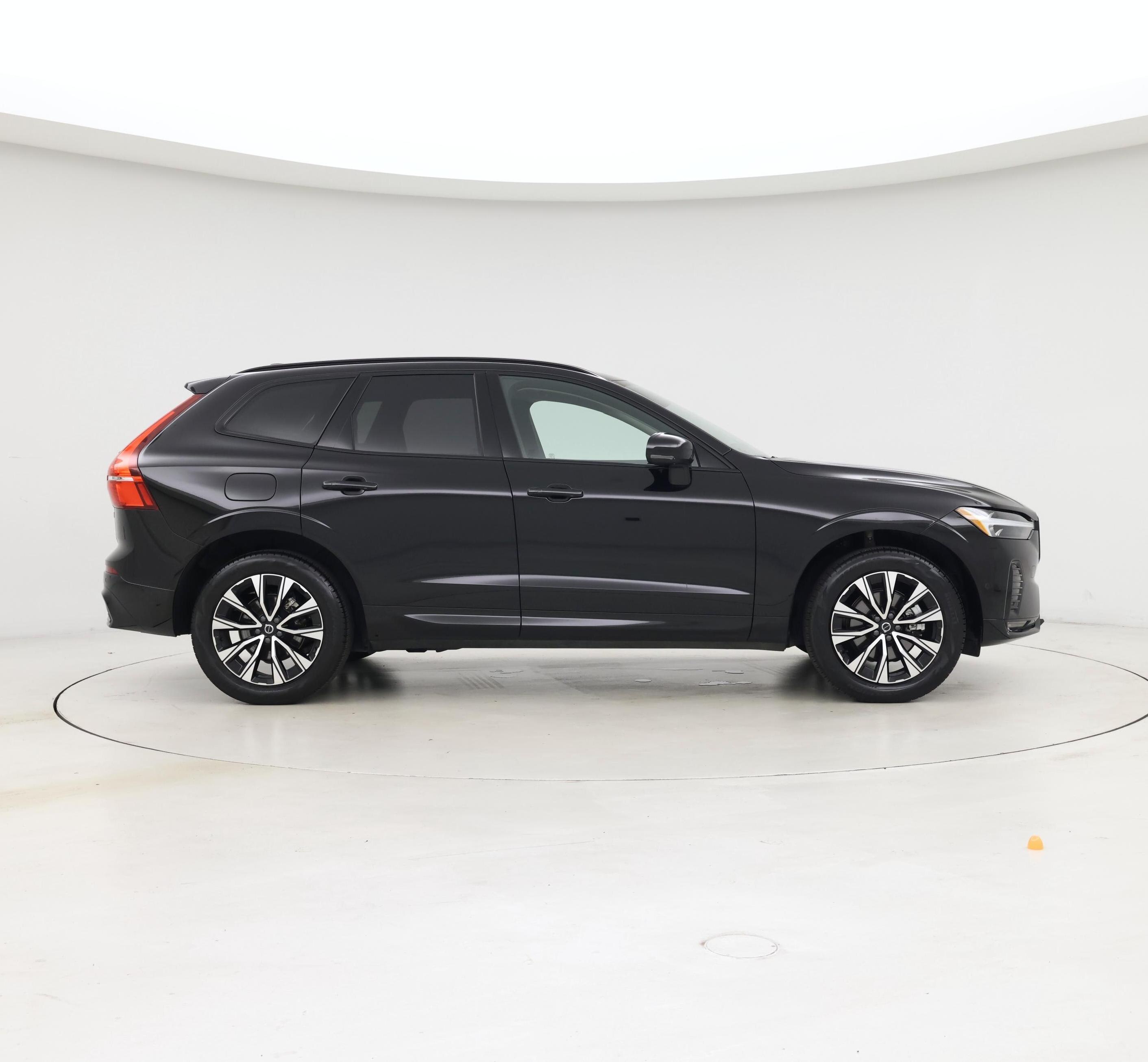 Thumbnail: 2025 Volvo XC60 - 7