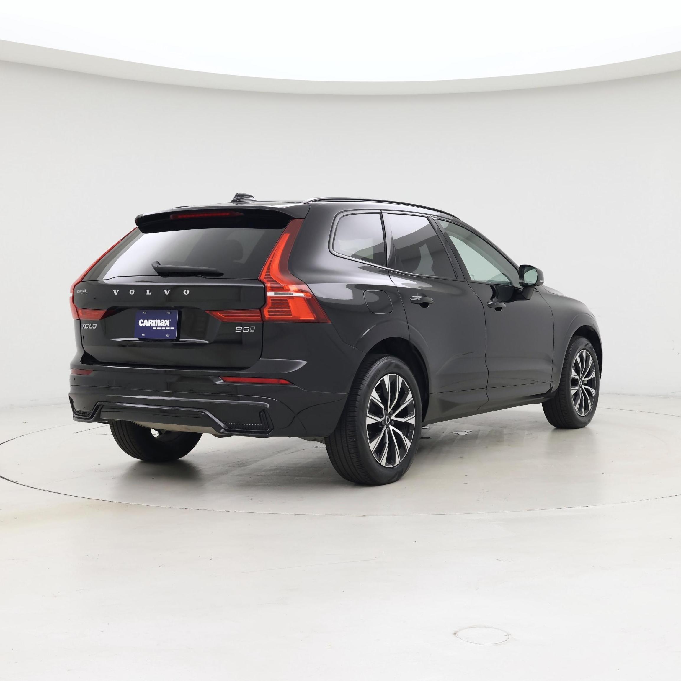 Thumbnail: 2025 Volvo XC60 - 8