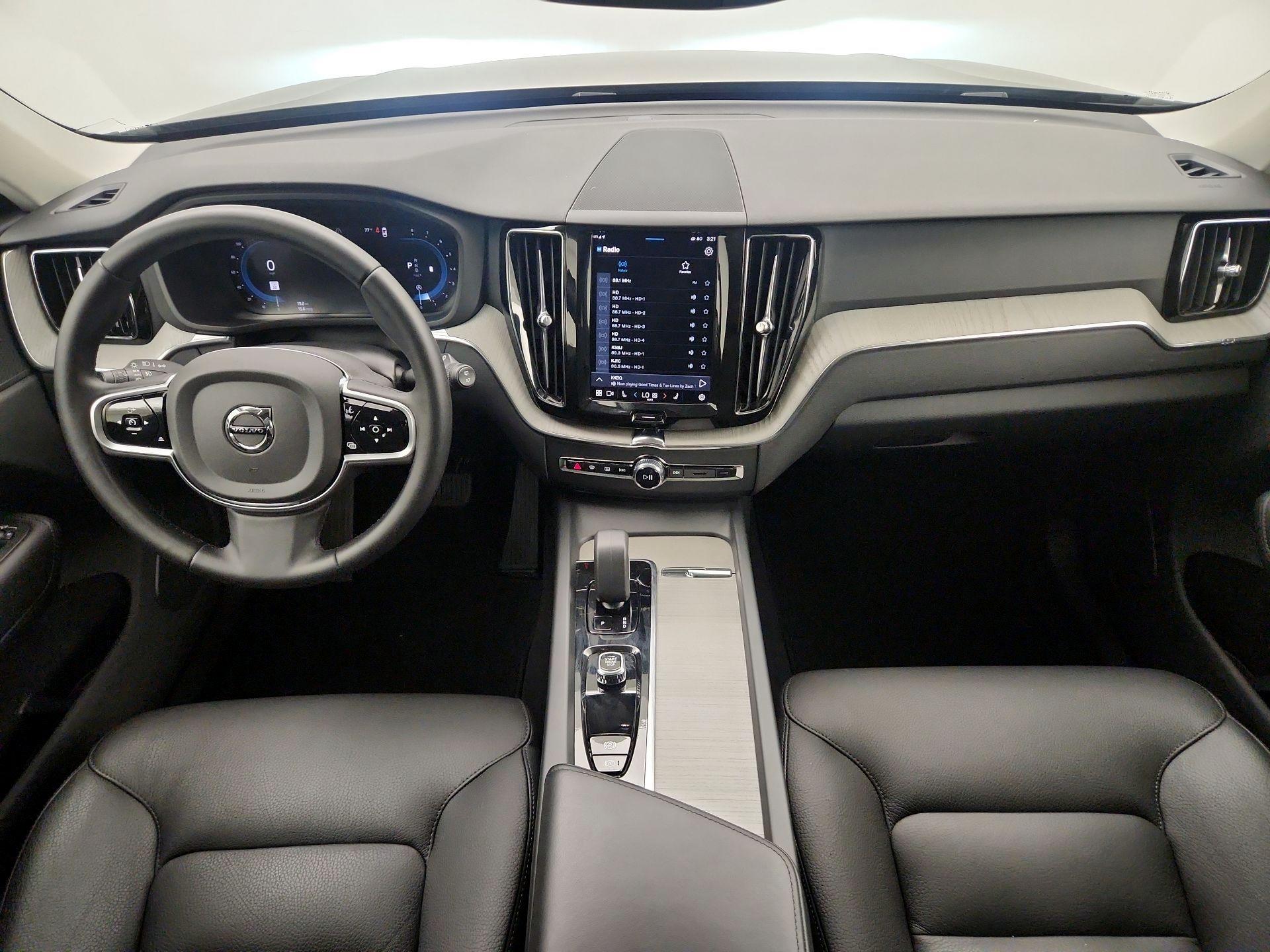 Thumbnail: 2025 Volvo XC60 - 9