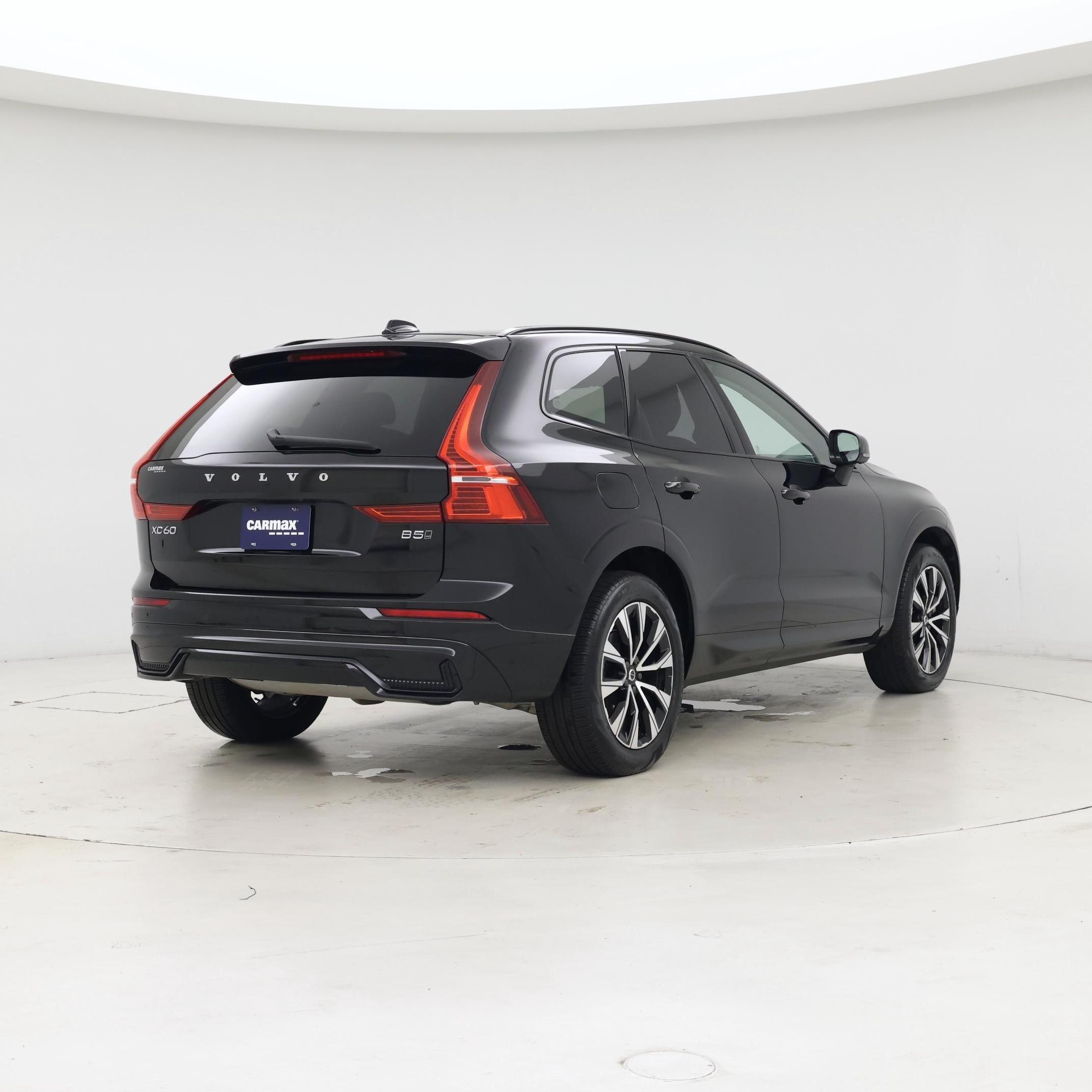 Thumbnail: 2025 Volvo XC60 - 8