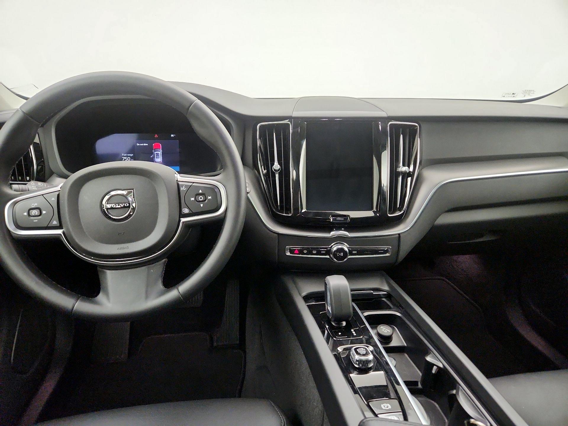 Thumbnail: 2025 Volvo XC60 - 9