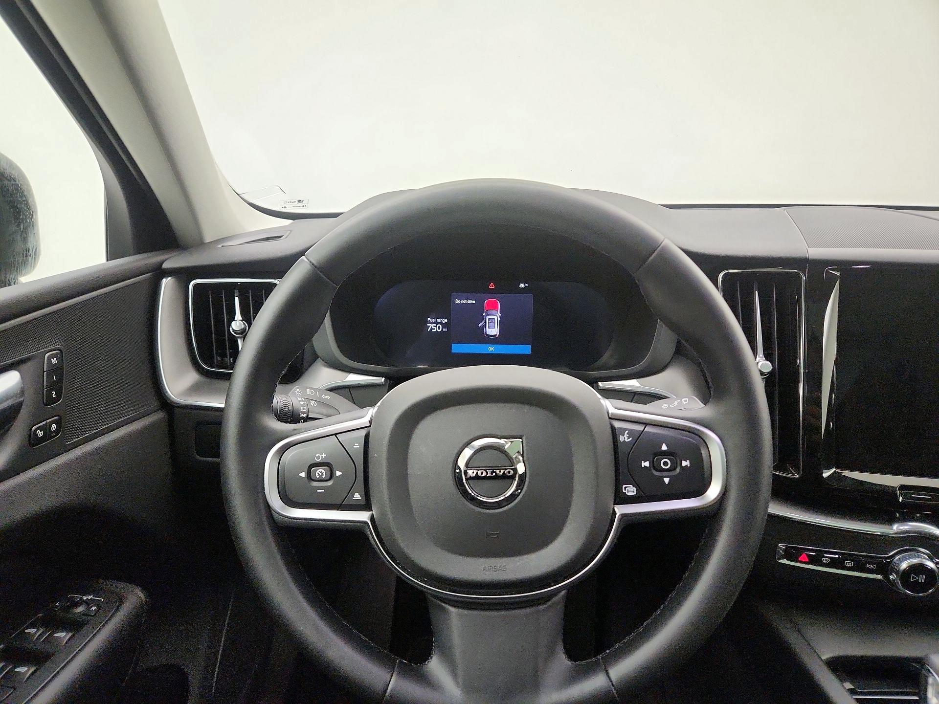 Thumbnail: 2025 Volvo XC60 - 10