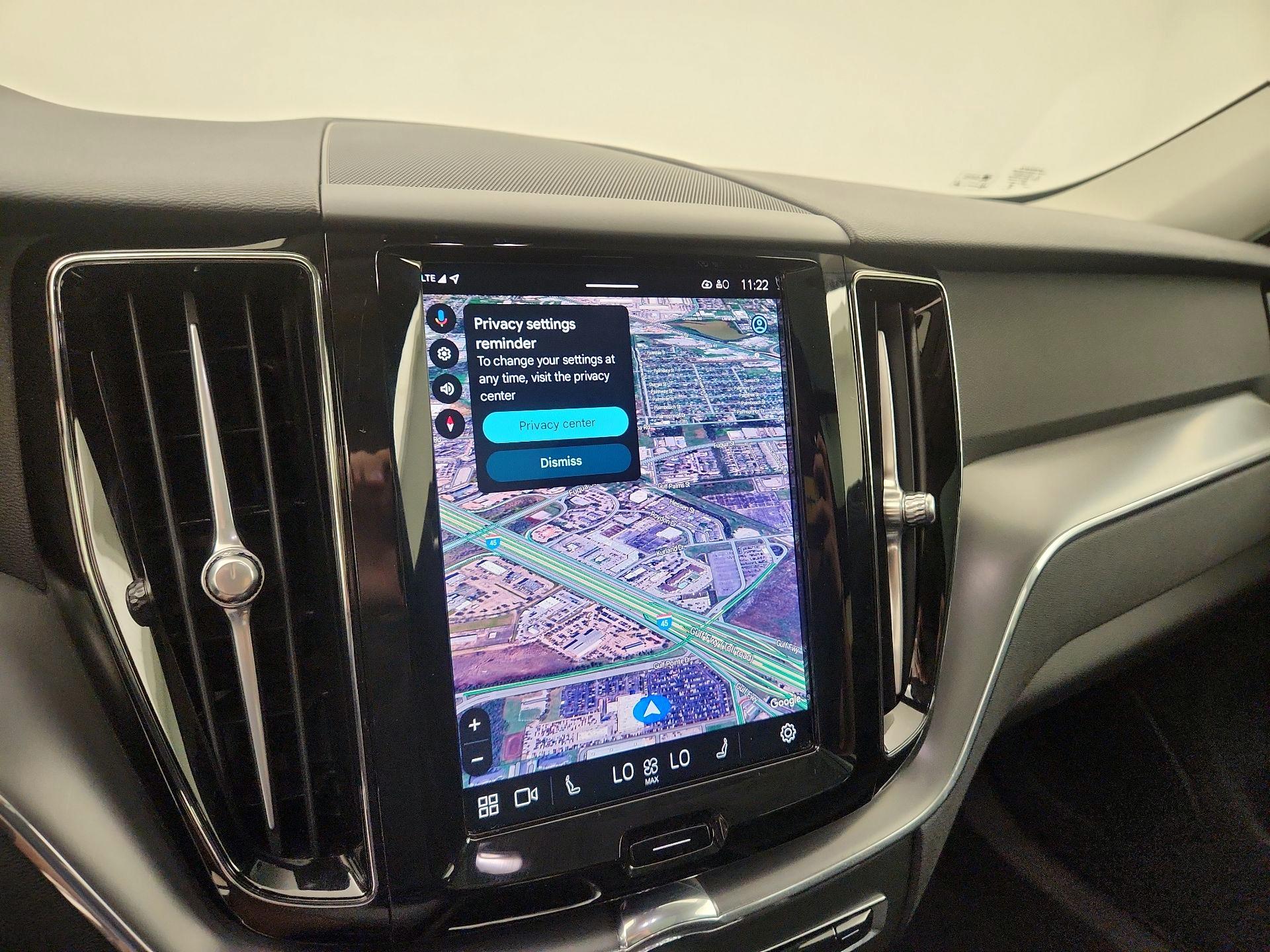 Thumbnail: 2025 Volvo XC60 - 14