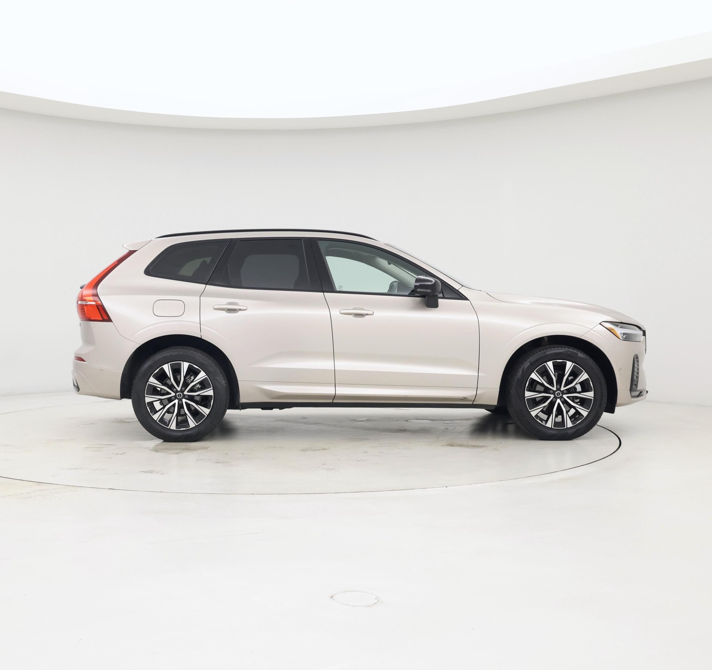 Thumbnail: 2025 Volvo XC60 - 7