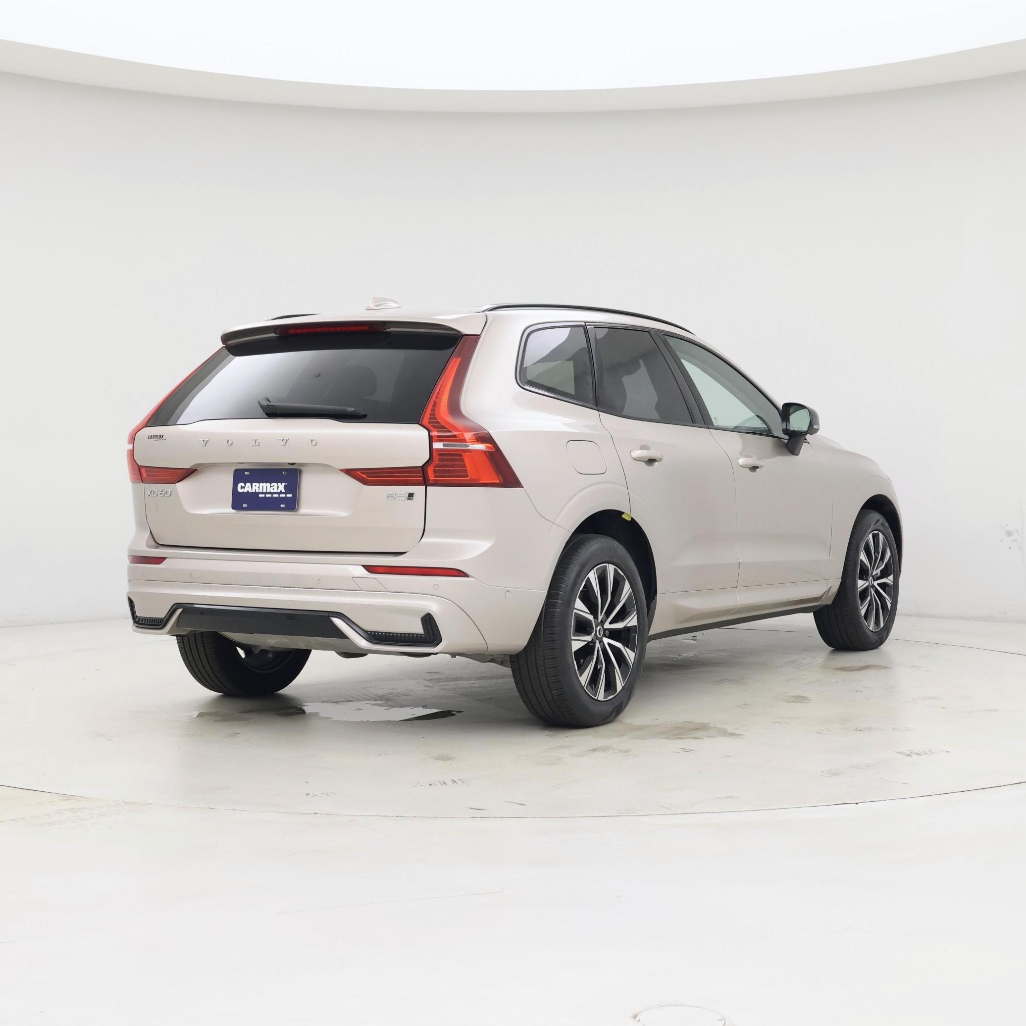 Thumbnail: 2025 Volvo XC60 - 8