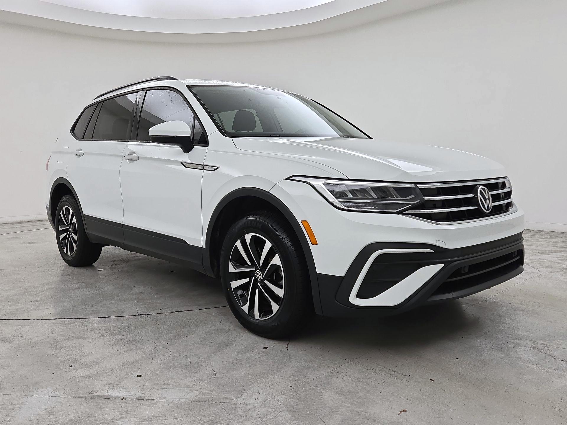 Thumbnail: 2022 Volkswagen Tiguan - 1