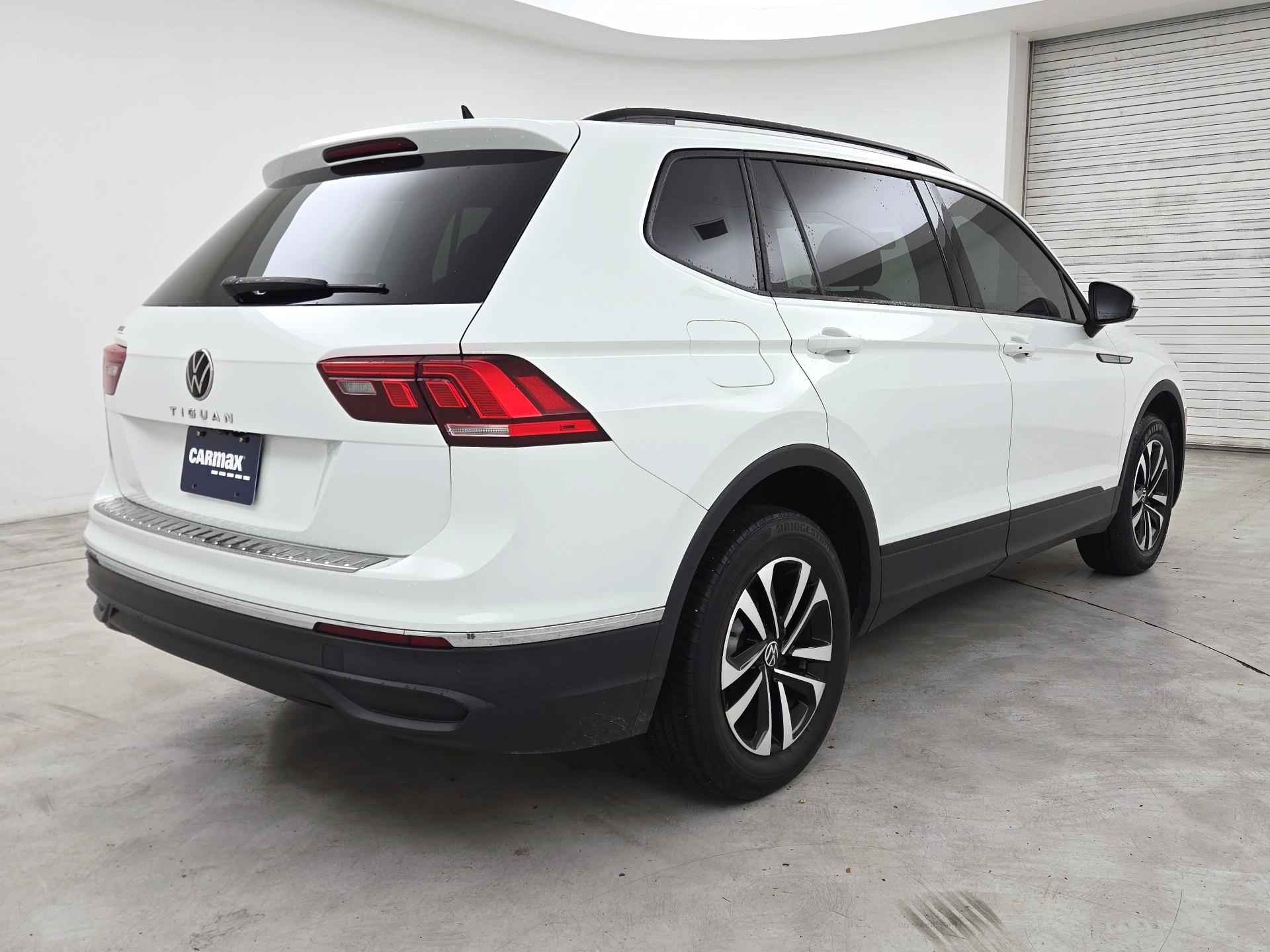 Thumbnail: 2022 Volkswagen Tiguan - 5