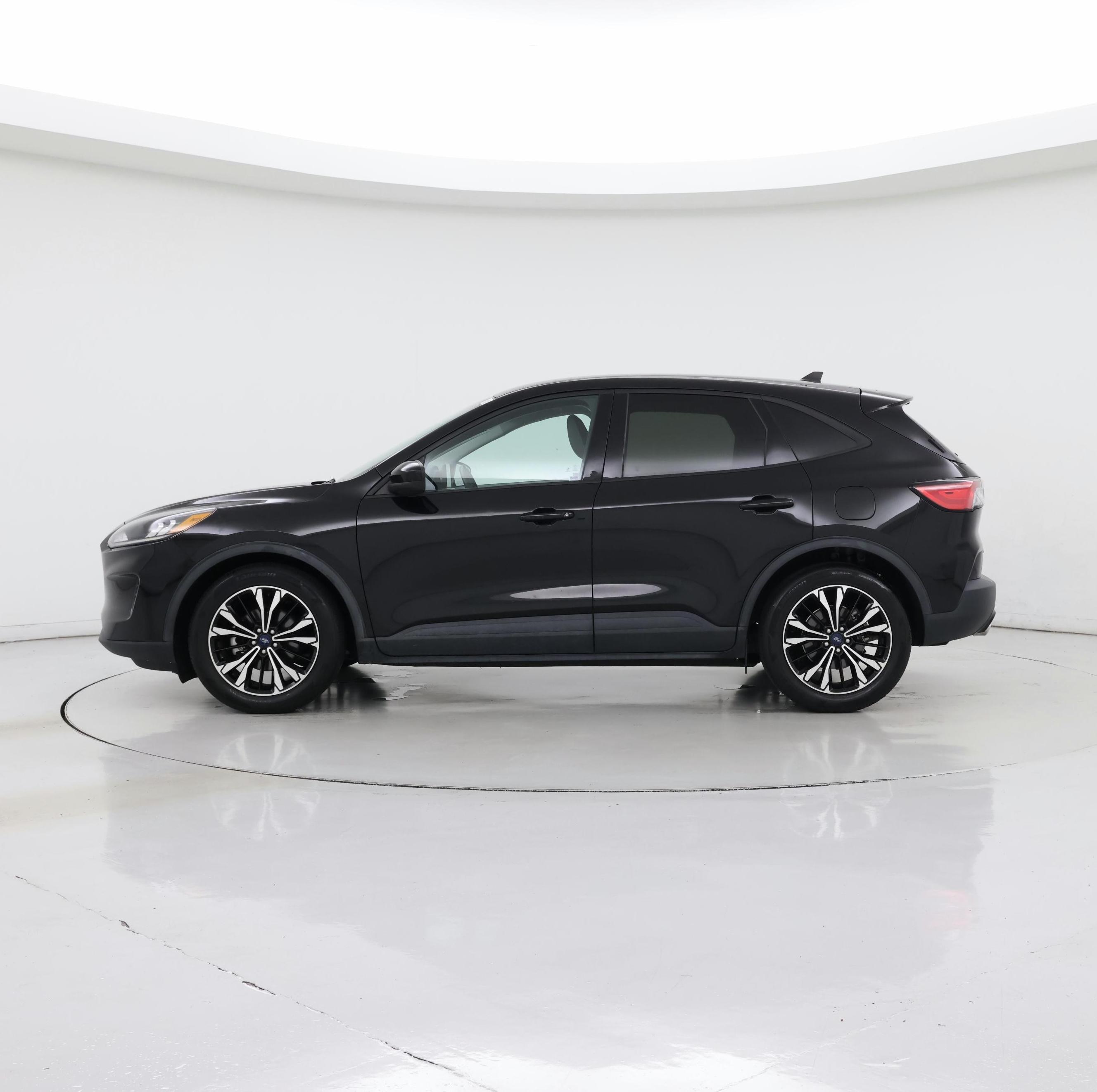 Thumbnail: 2021 Ford Escape - 3