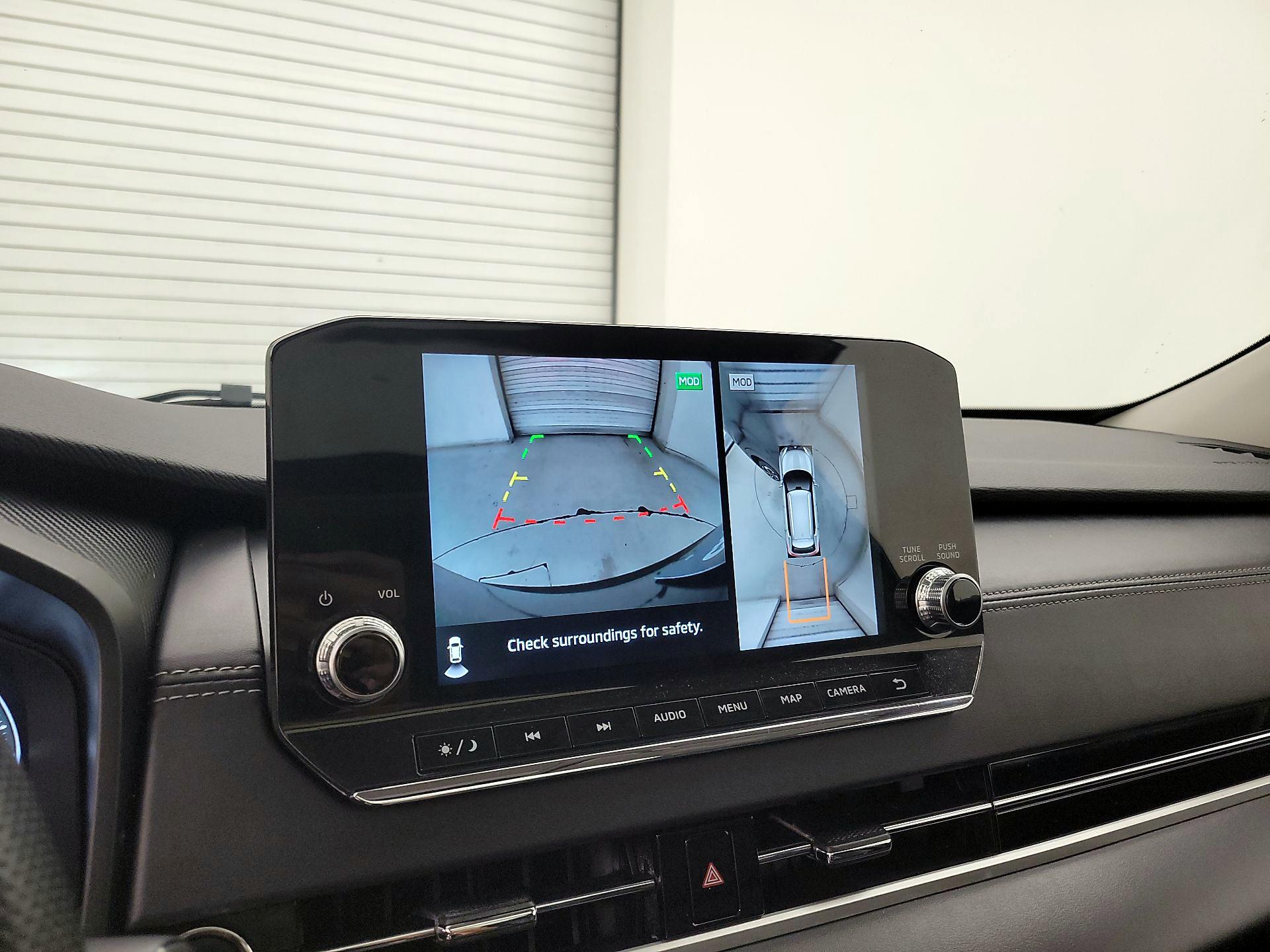 Thumbnail: 2023 Mitsubishi Outlander - 14