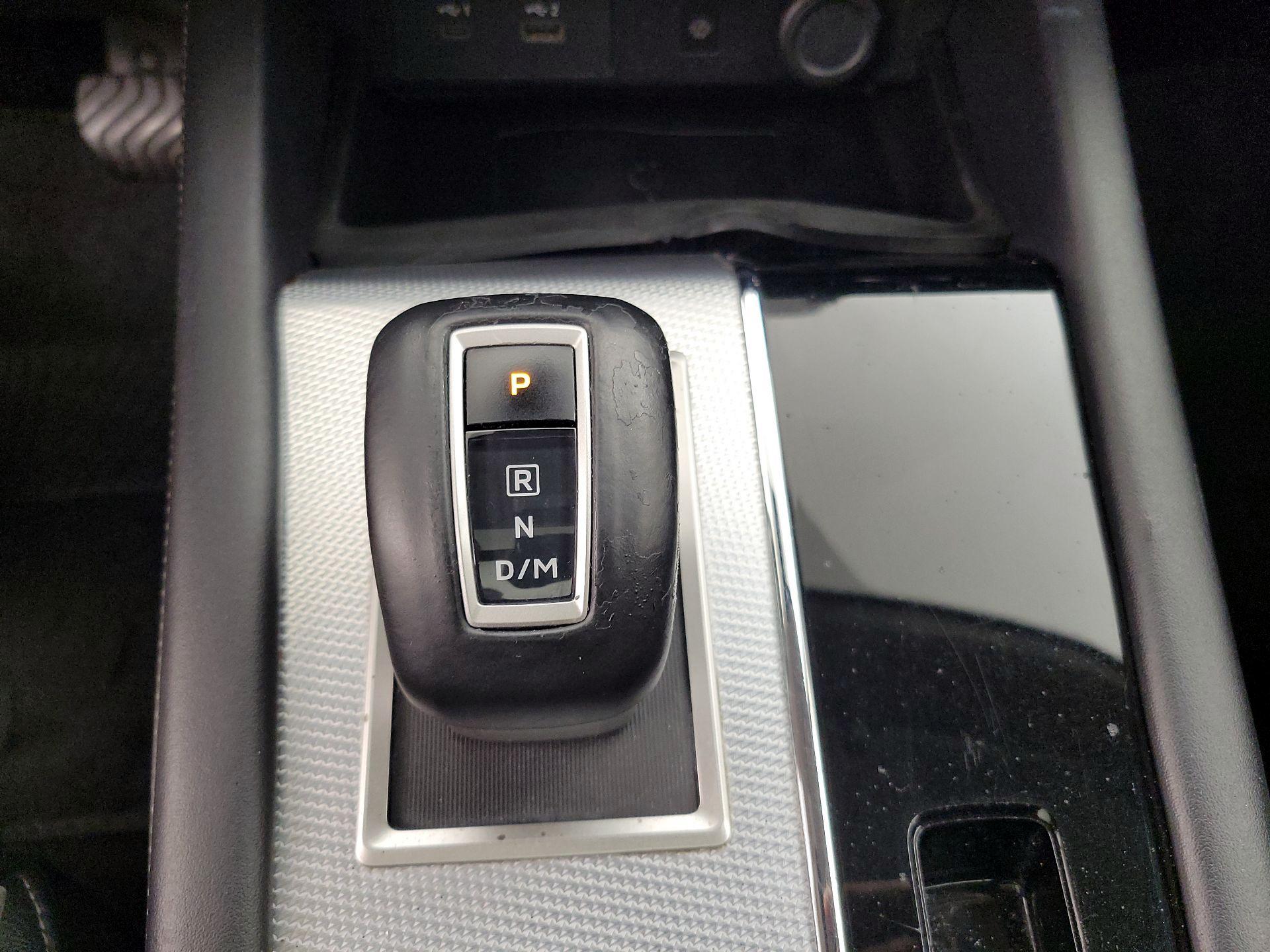 Thumbnail: 2023 Mitsubishi Outlander - 17