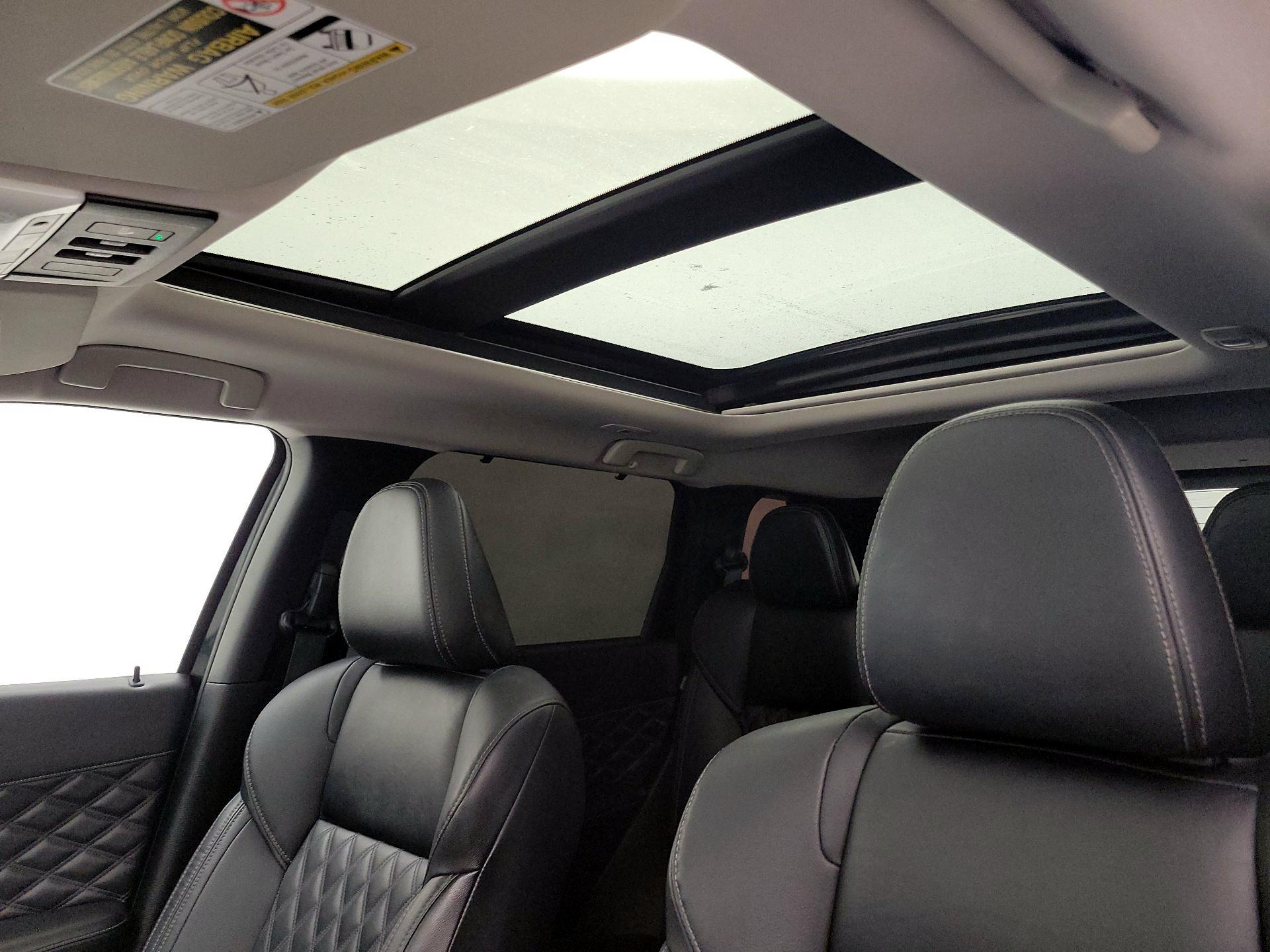 Thumbnail: 2023 Mitsubishi Outlander - 19