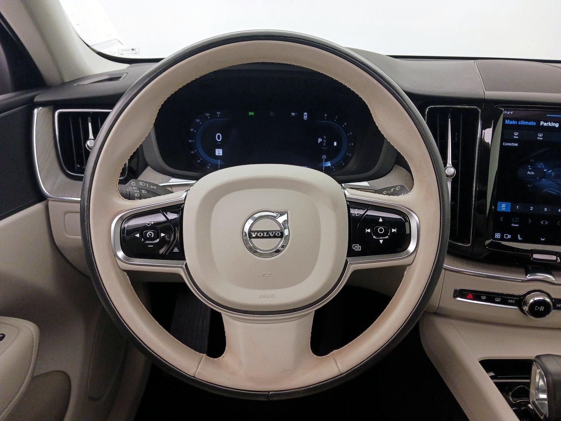 Thumbnail: 2024 Volvo XC60 - 10