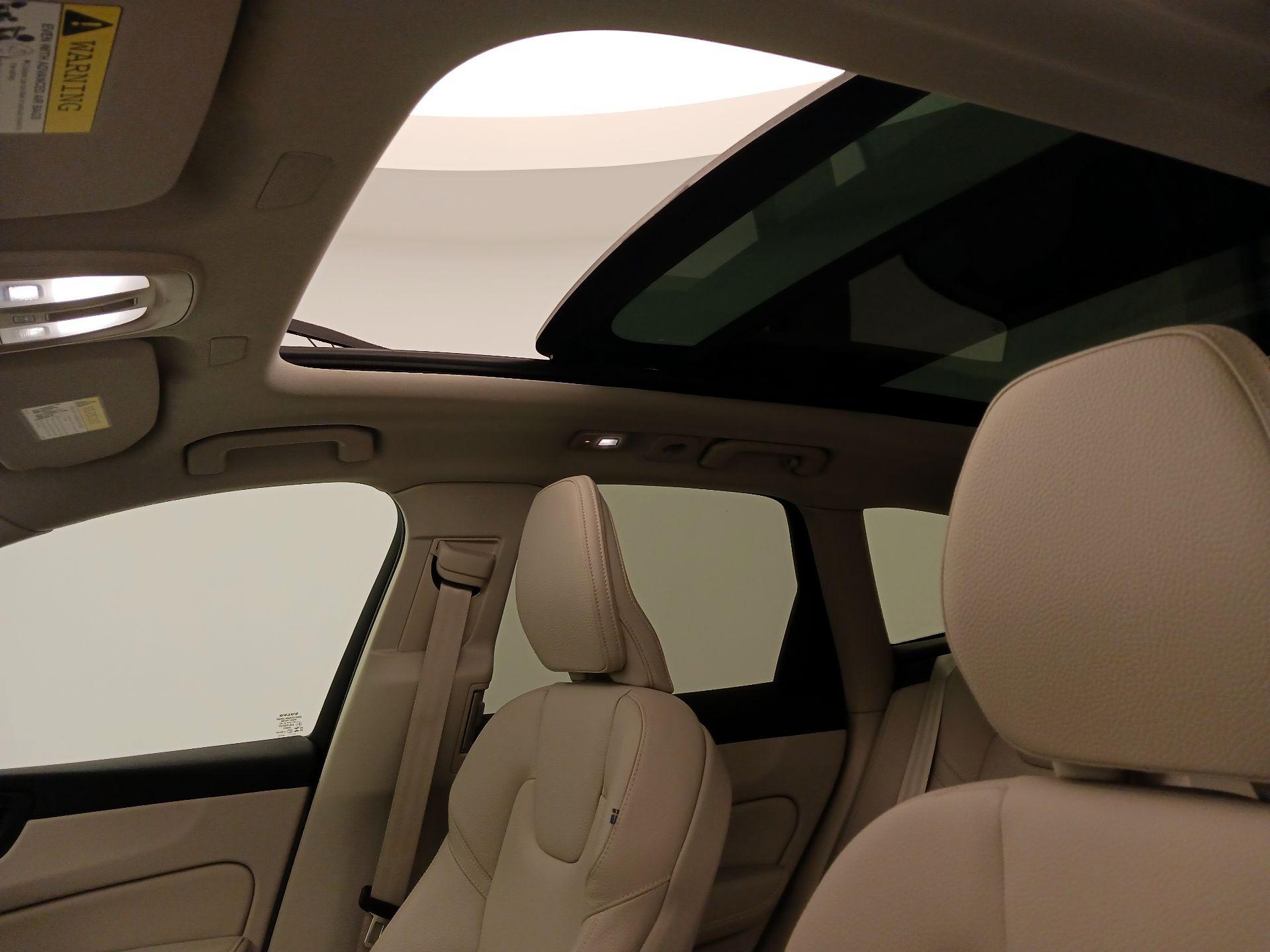 Thumbnail: 2024 Volvo XC60 - 20