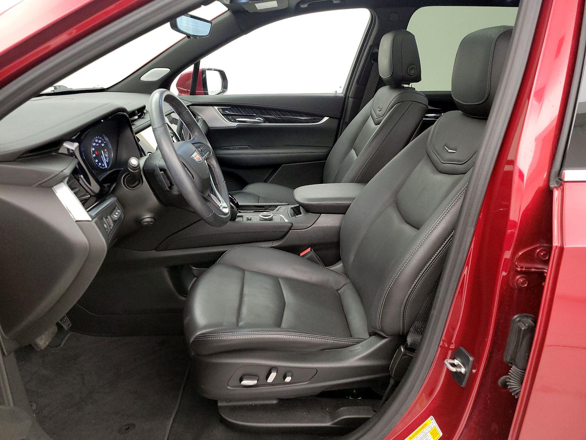 Thumbnail: 2023 Cadillac XT6 - 11