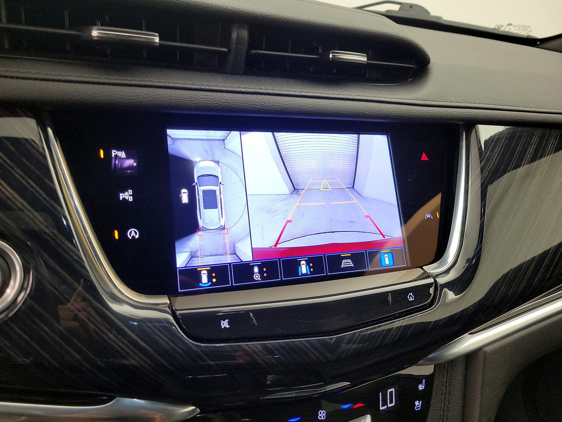 Thumbnail: 2023 Cadillac XT6 - 15