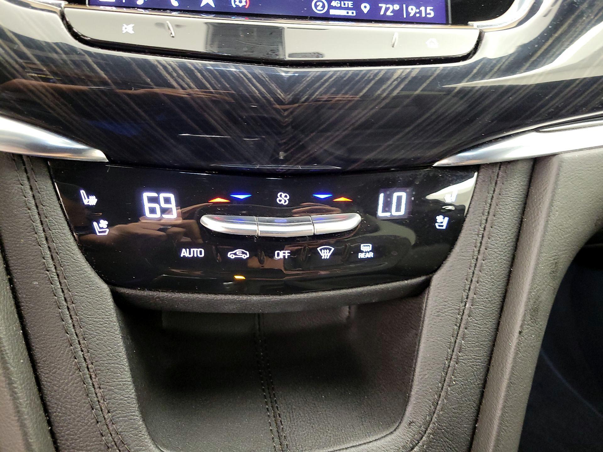 Thumbnail: 2023 Cadillac XT6 - 17