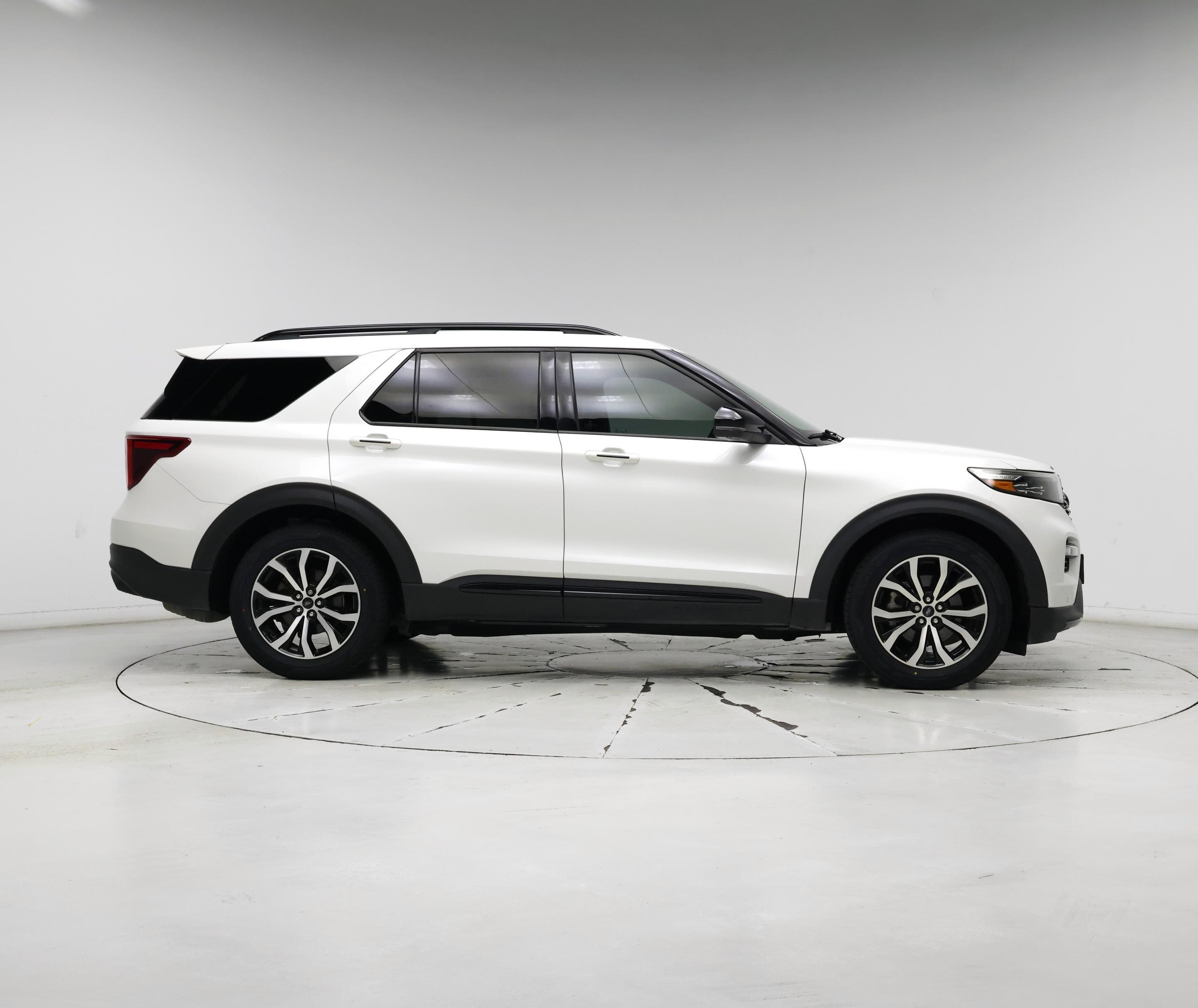 Thumbnail: 2020 Ford Explorer - 7