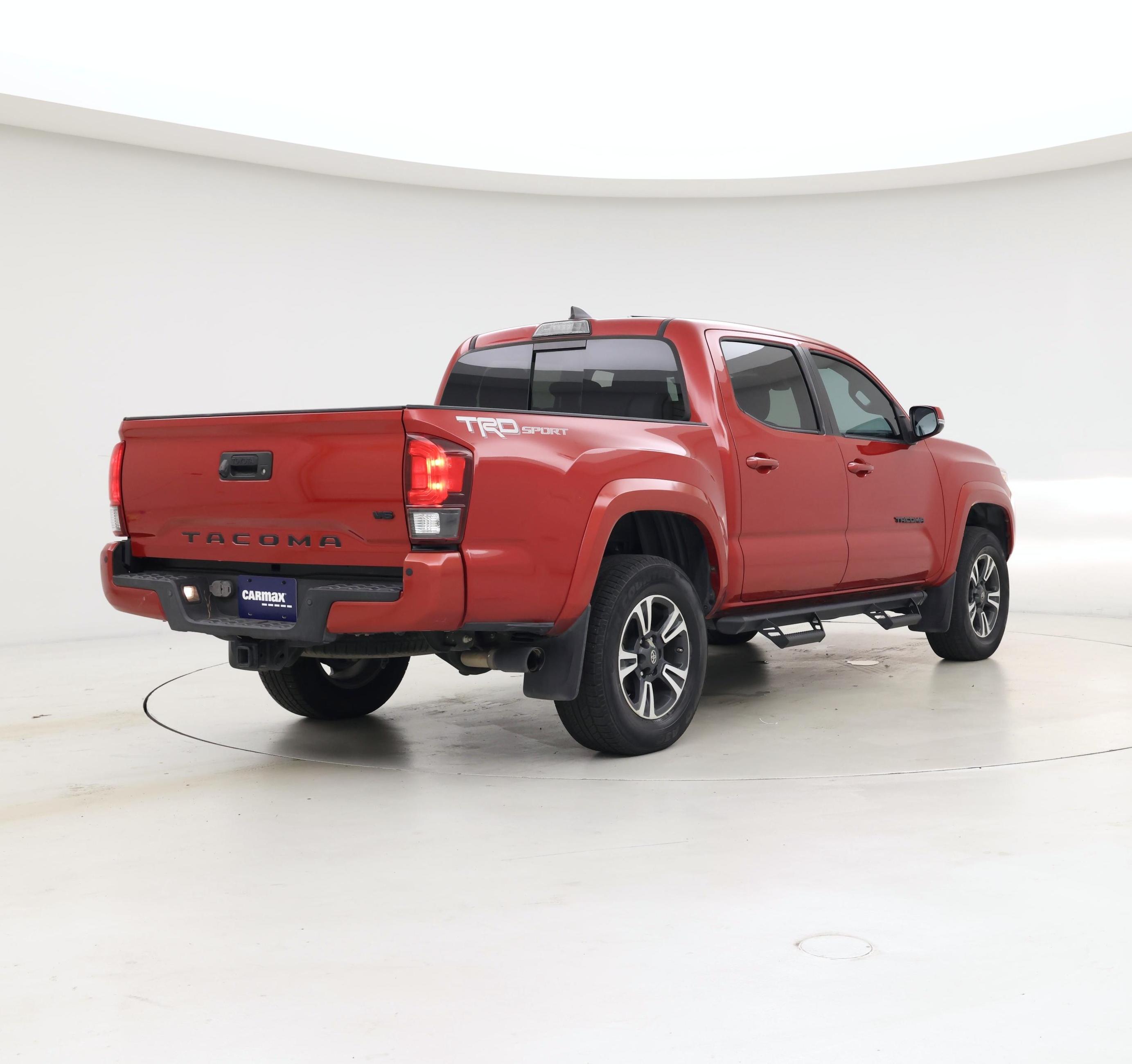 Thumbnail: 2019 Toyota Tacoma - 8