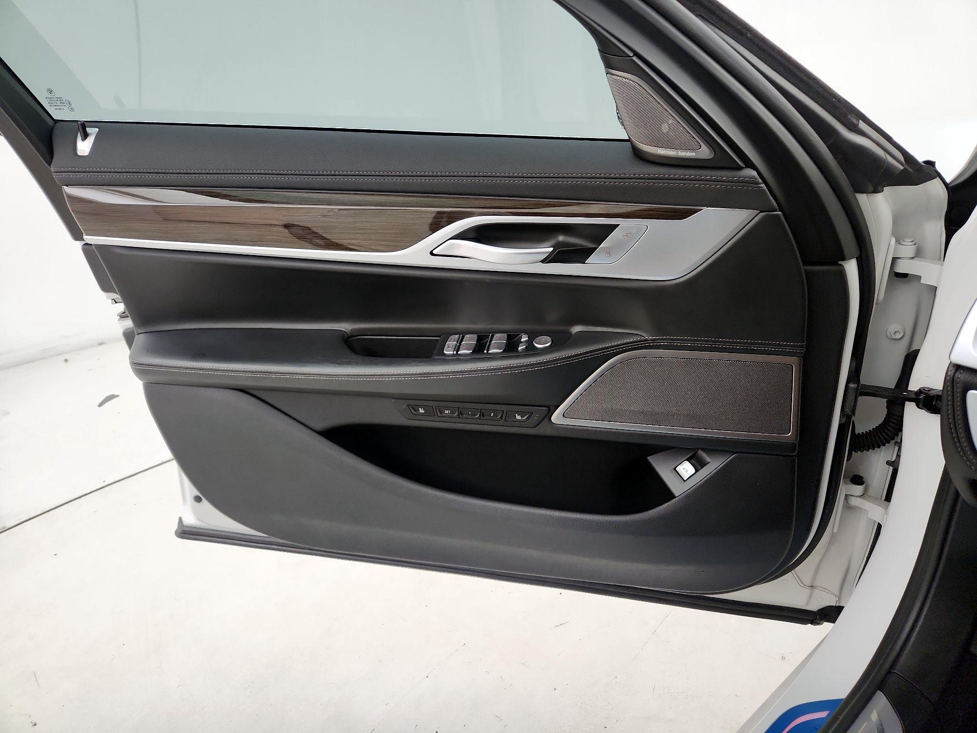 Thumbnail: 2022 BMW 7 Series - 12