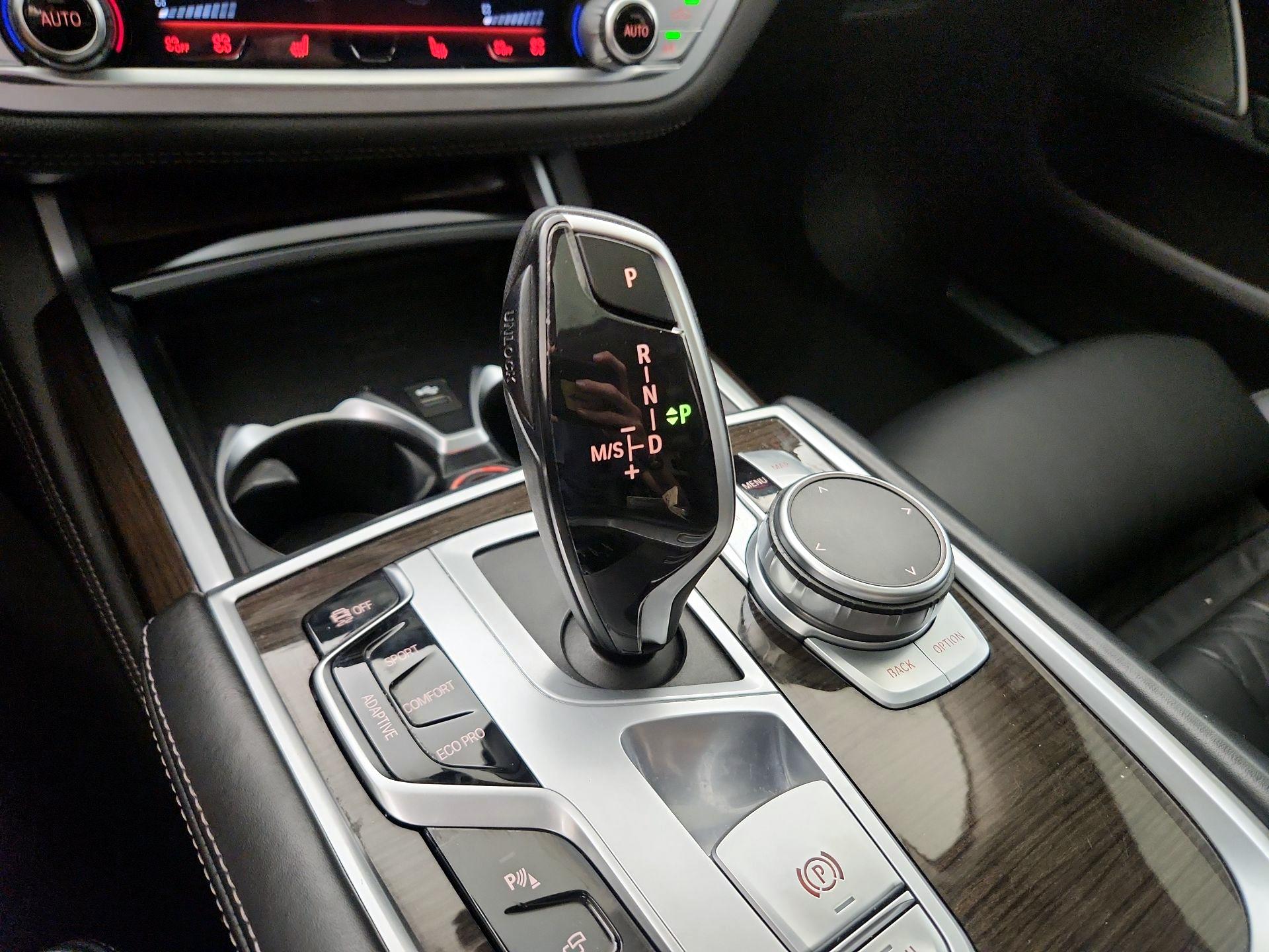 Thumbnail: 2022 BMW 7 Series - 18