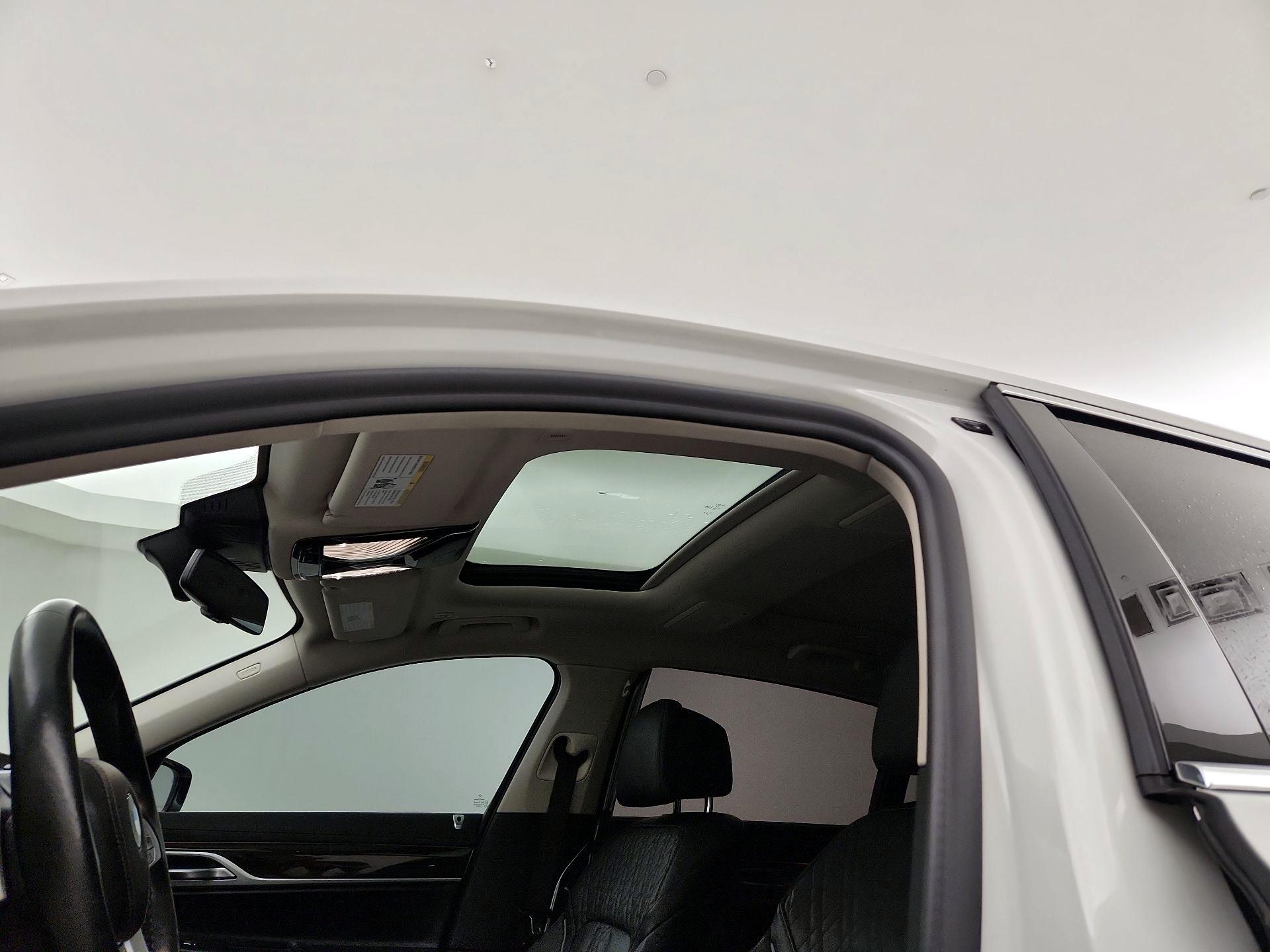 Thumbnail: 2022 BMW 7 Series - 20