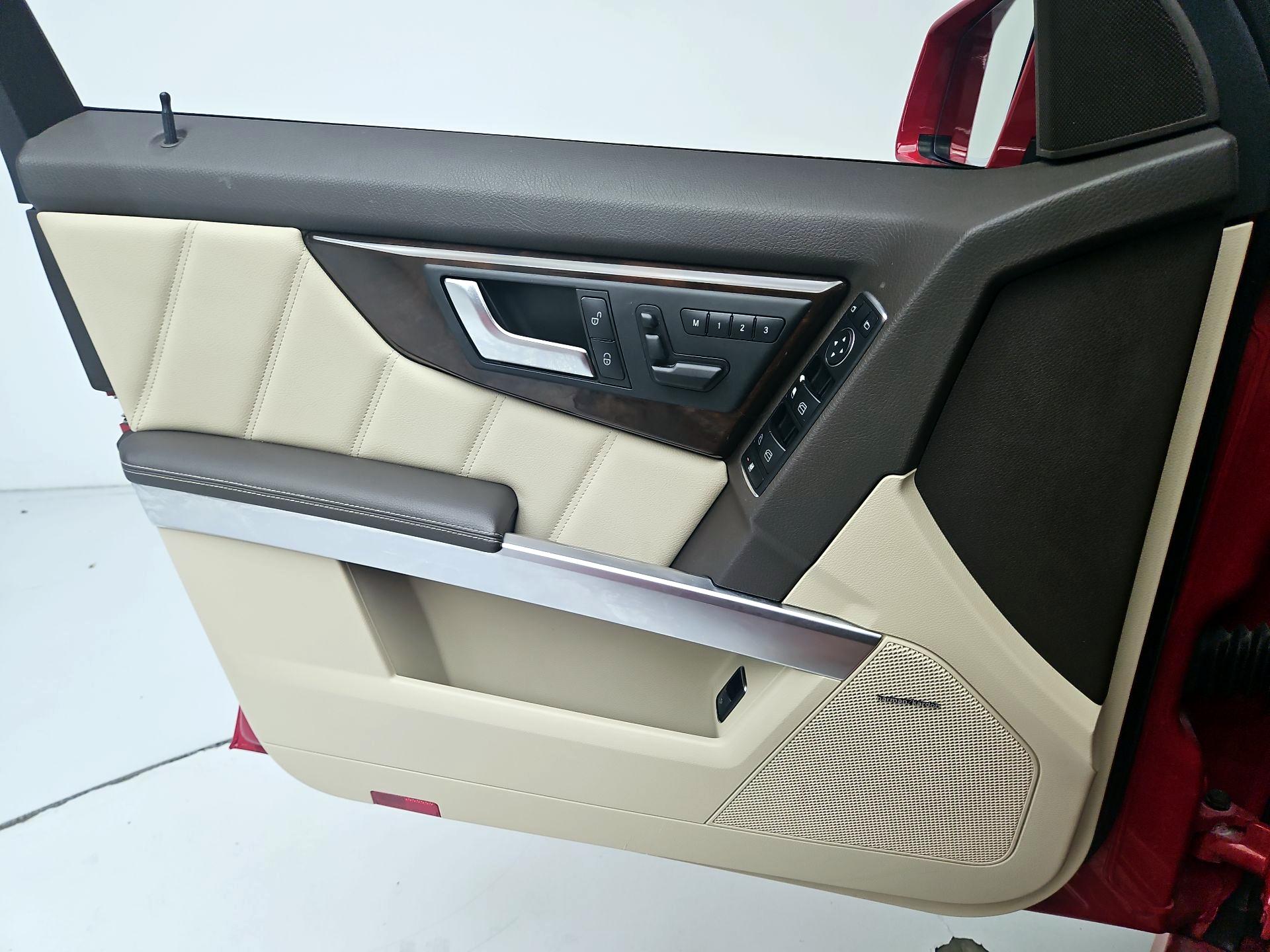 Thumbnail: 2015 Mercedes-Benz GLK - 12