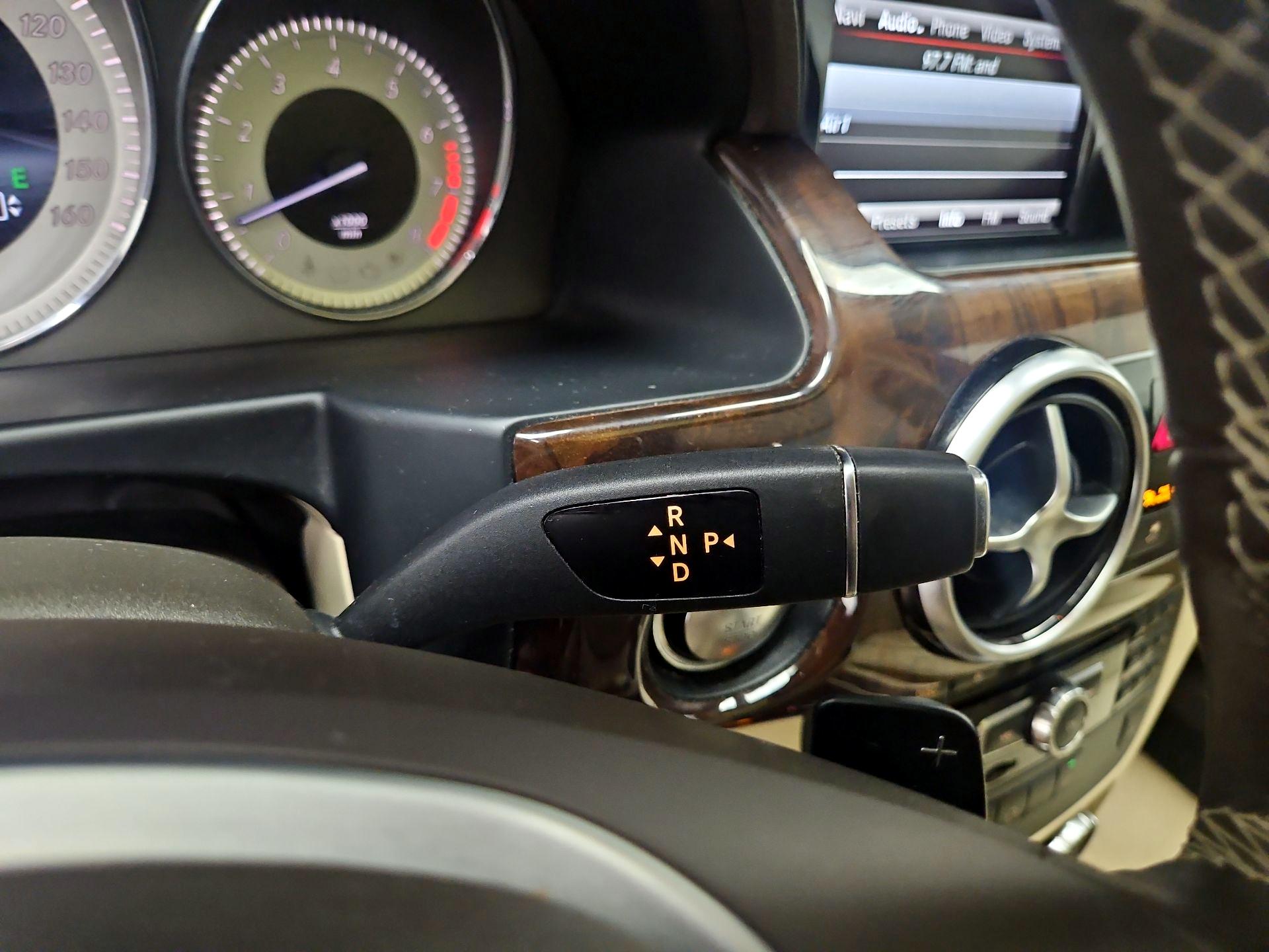 Thumbnail: 2015 Mercedes-Benz GLK - 18