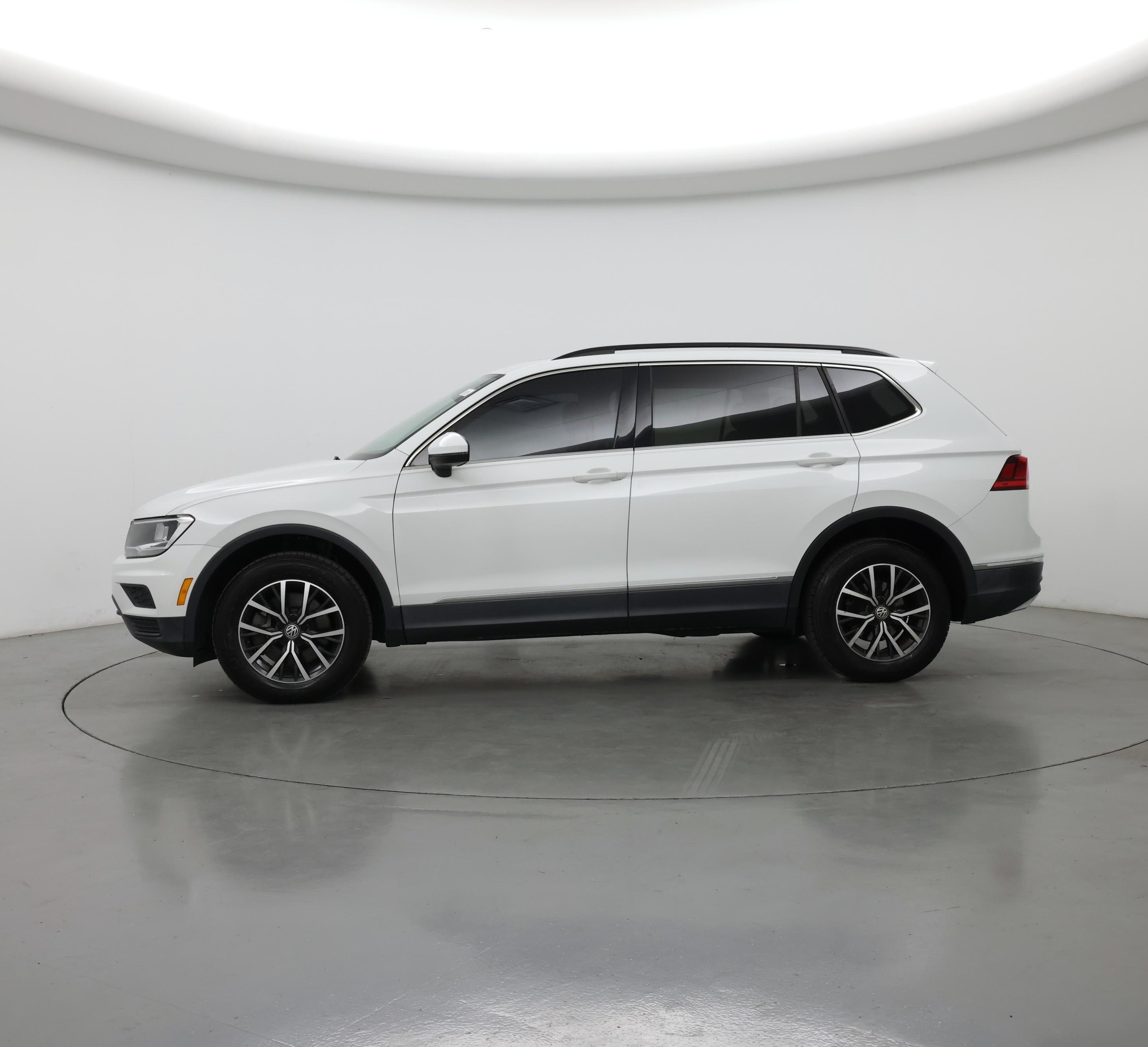 Thumbnail: 2020 Volkswagen Tiguan - 3