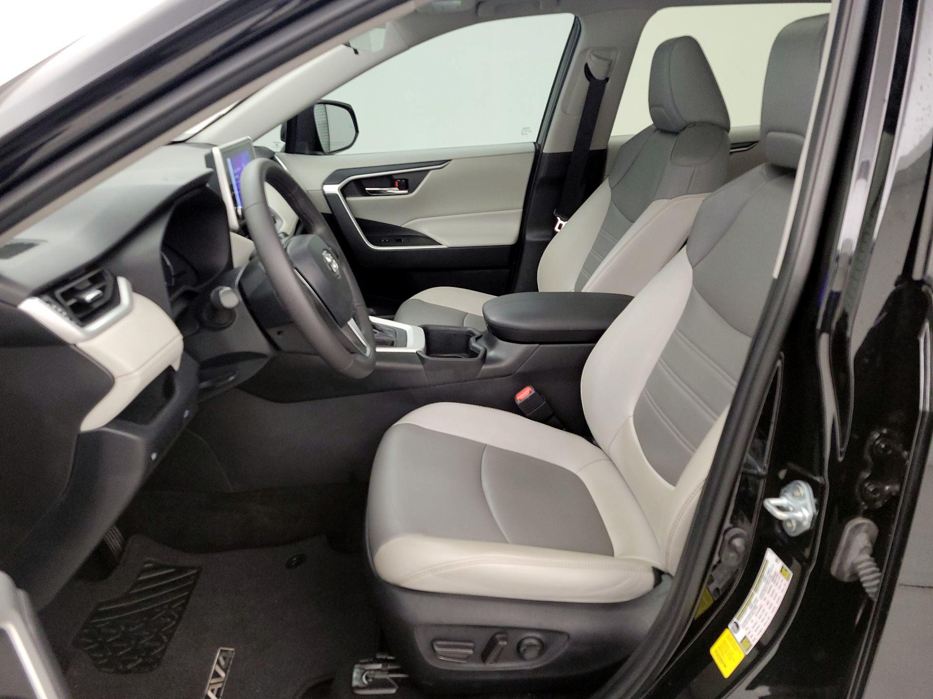 Thumbnail: 2024 Toyota RAV4 - 11