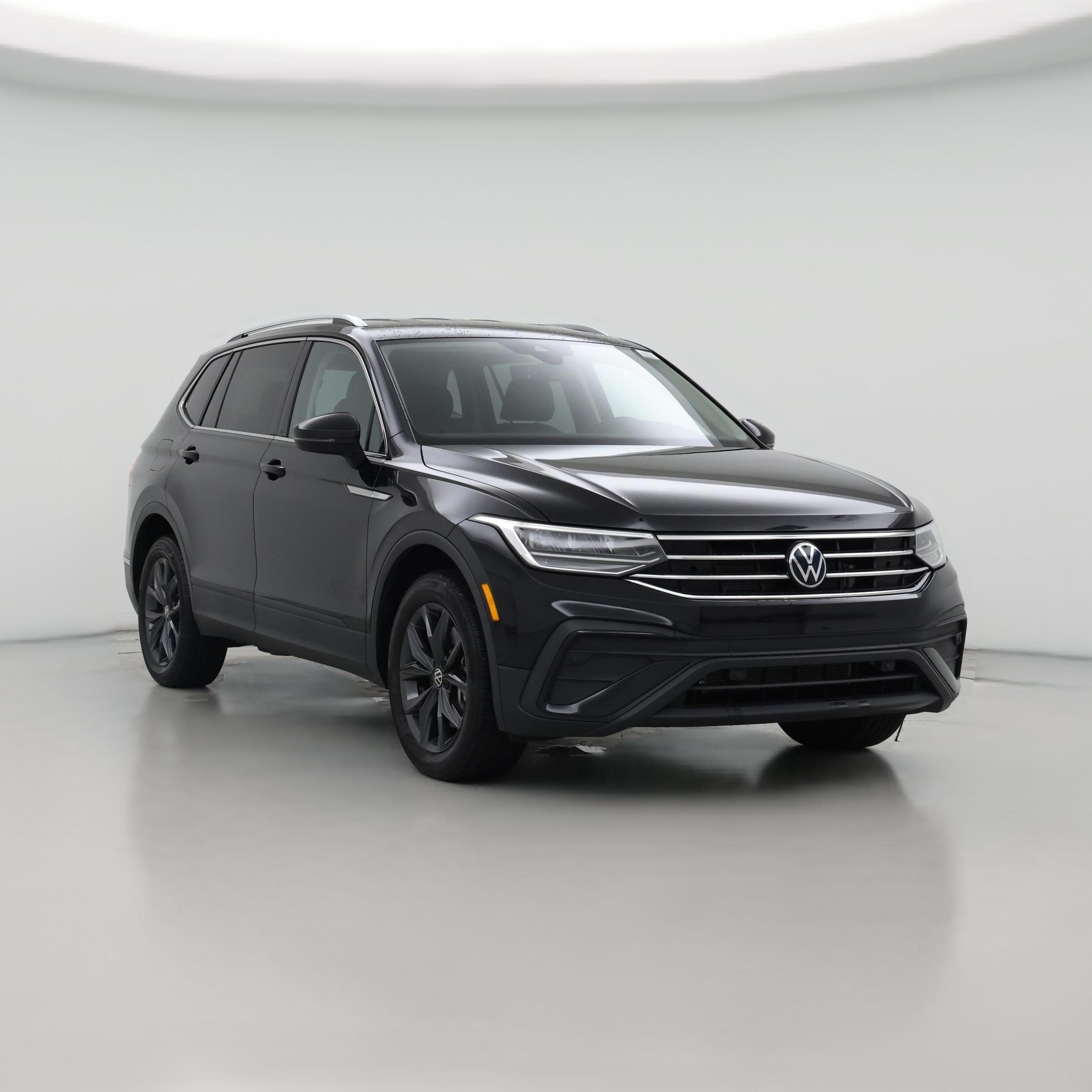Thumbnail: 2023 Volkswagen Tiguan - 1