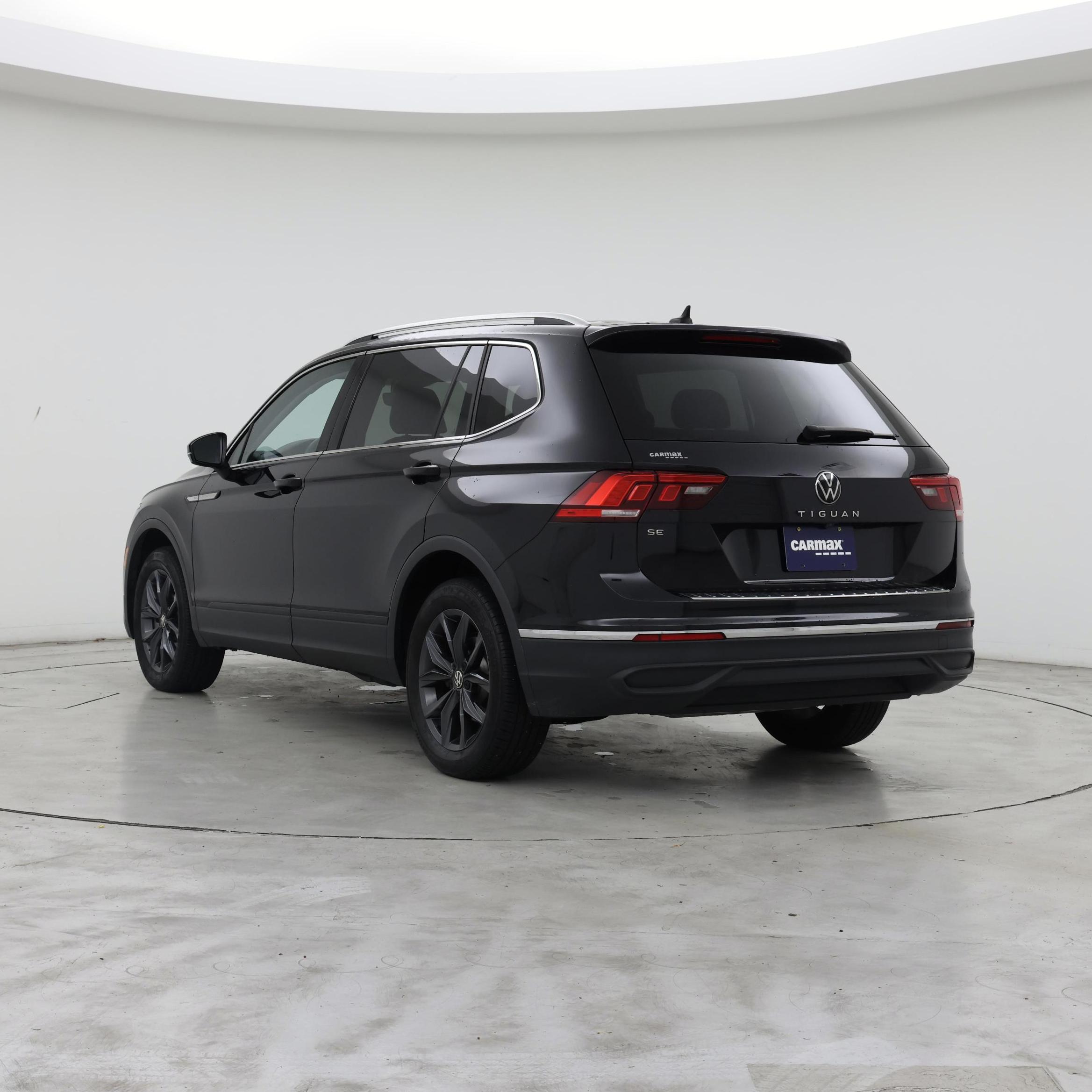 Thumbnail: 2023 Volkswagen Tiguan - 2