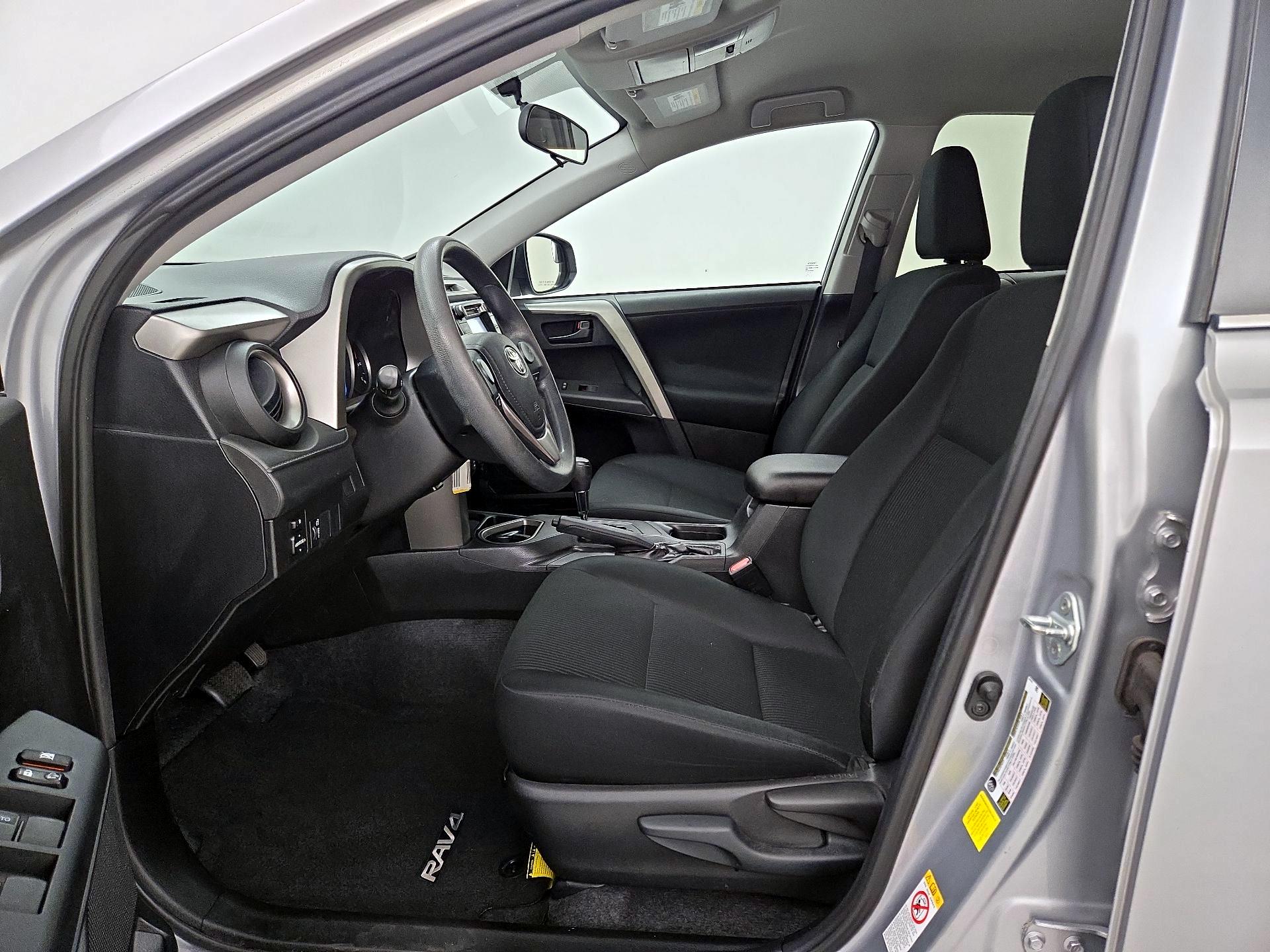 Thumbnail: 2016 Toyota RAV4 - 11