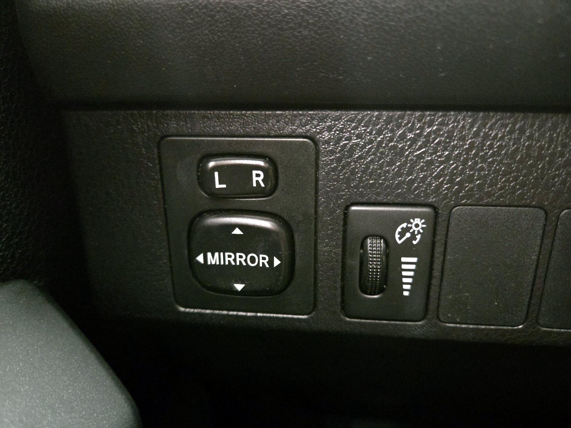 Thumbnail: 2016 Toyota RAV4 - 13