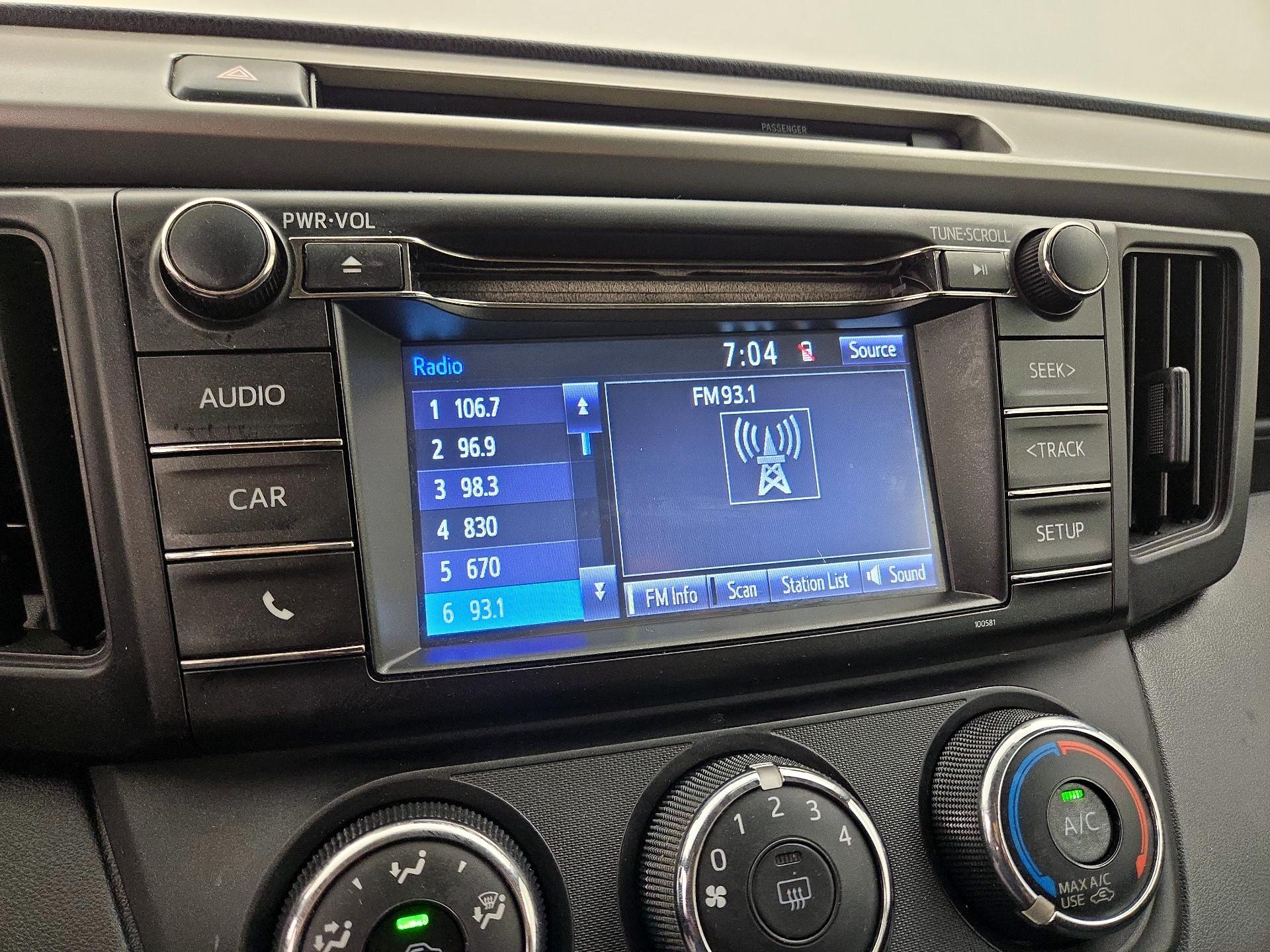 Thumbnail: 2016 Toyota RAV4 - 15