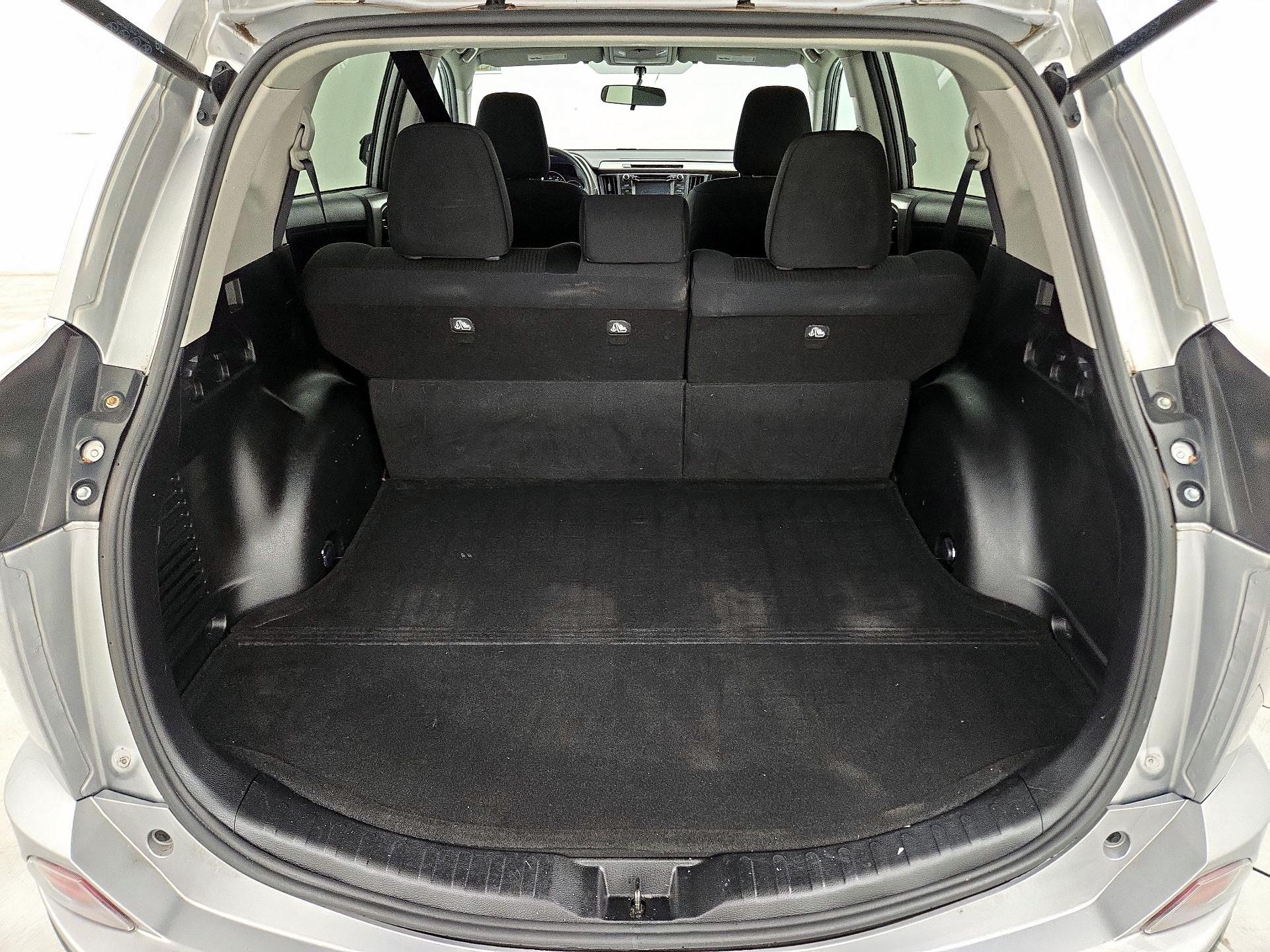 Thumbnail: 2016 Toyota RAV4 - 20