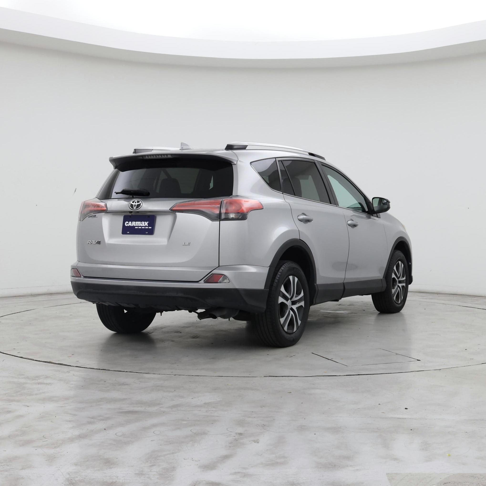 Thumbnail: 2016 Toyota RAV4 - 8