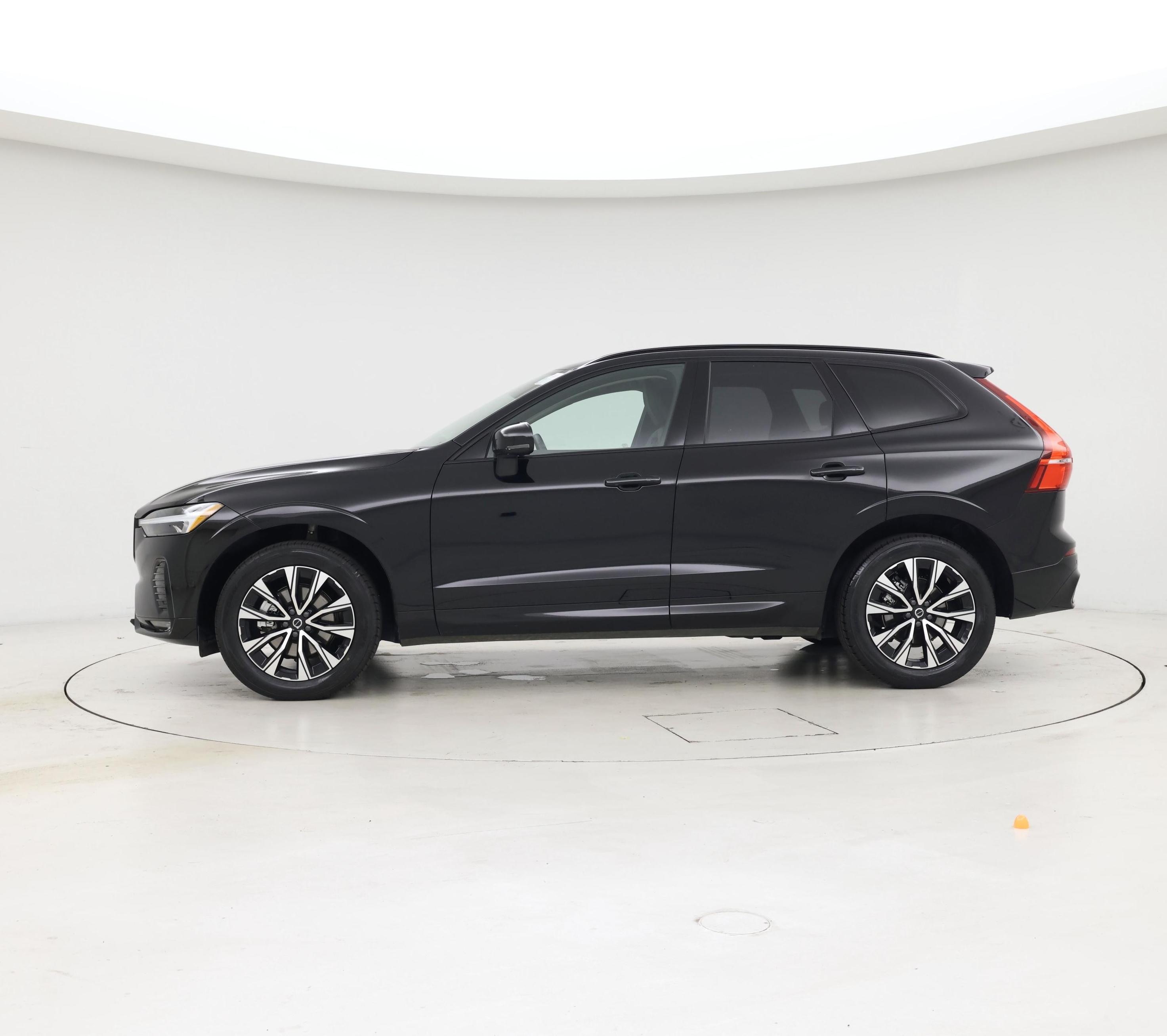 Thumbnail: 2025 Volvo XC60 - 3