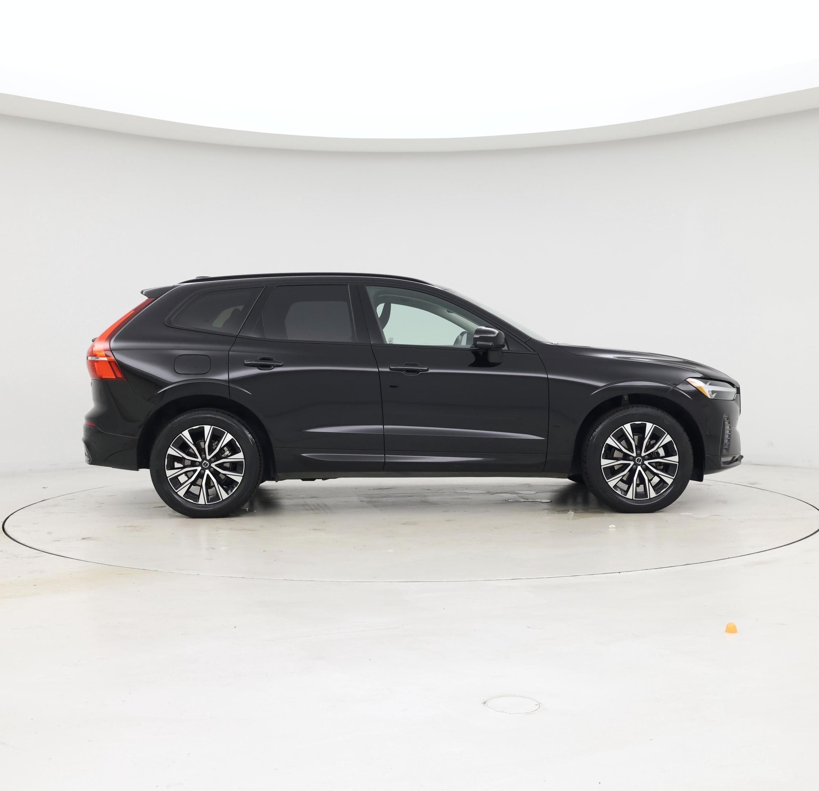Thumbnail: 2025 Volvo XC60 - 7