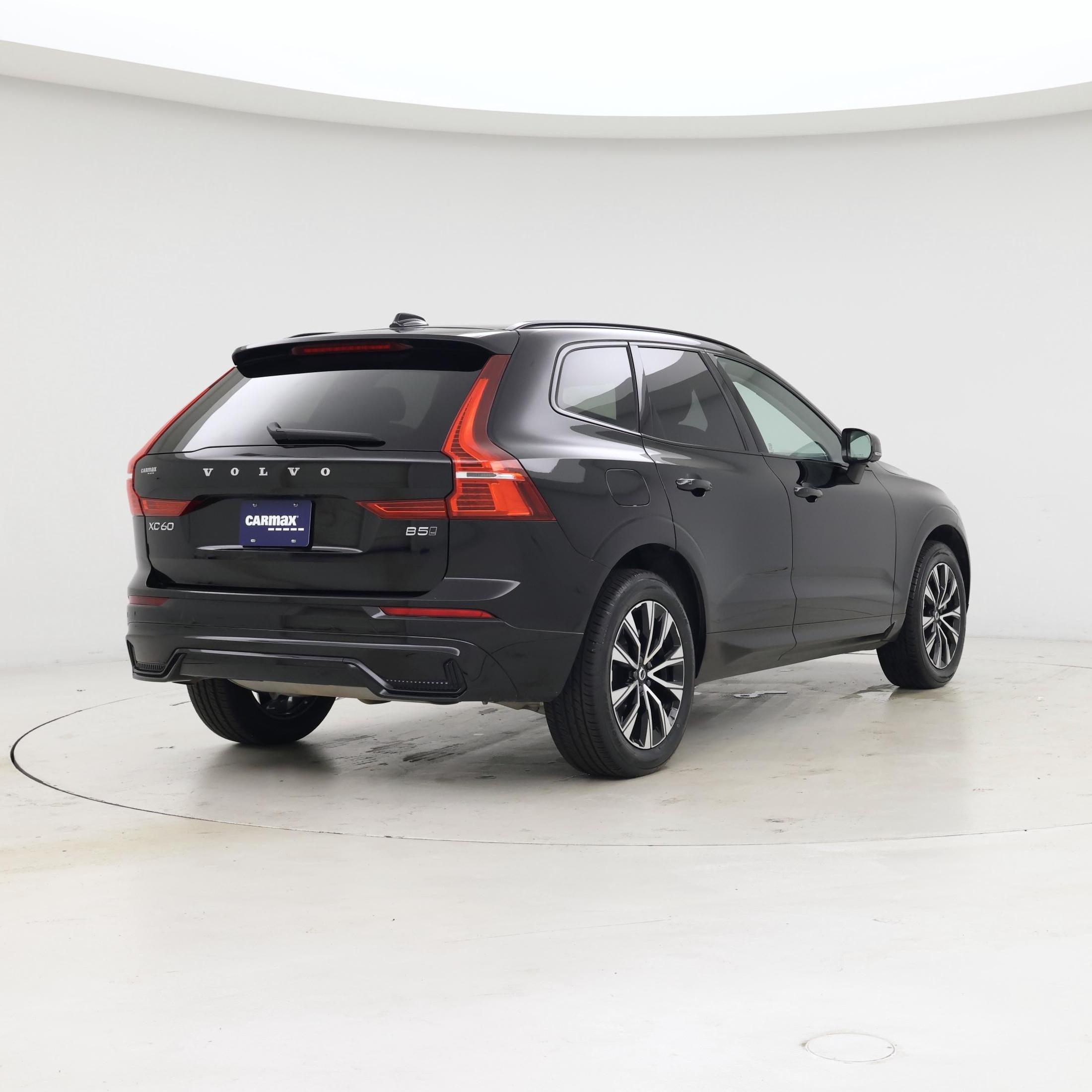 Thumbnail: 2025 Volvo XC60 - 8