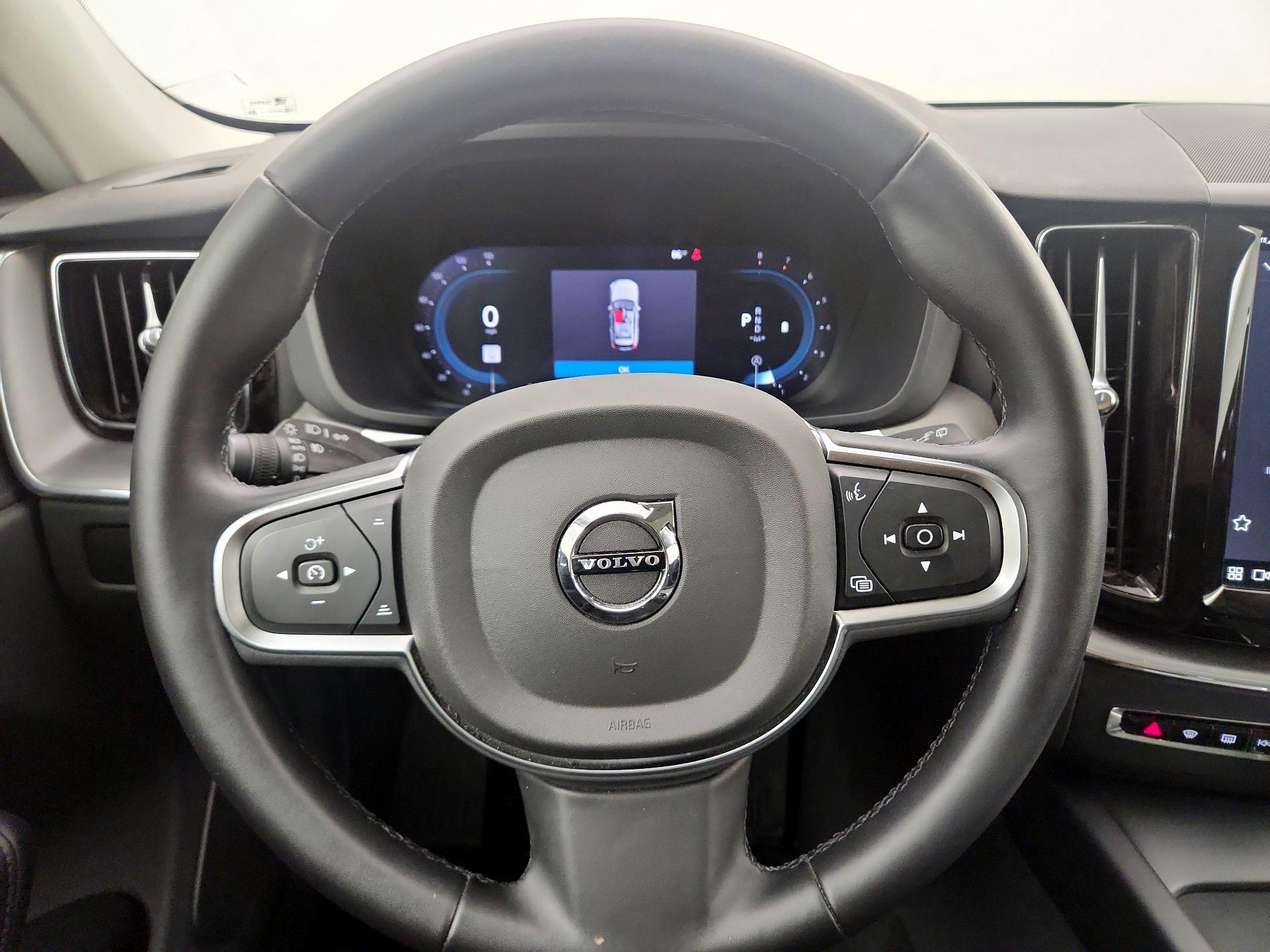 Thumbnail: 2025 Volvo XC60 - 10