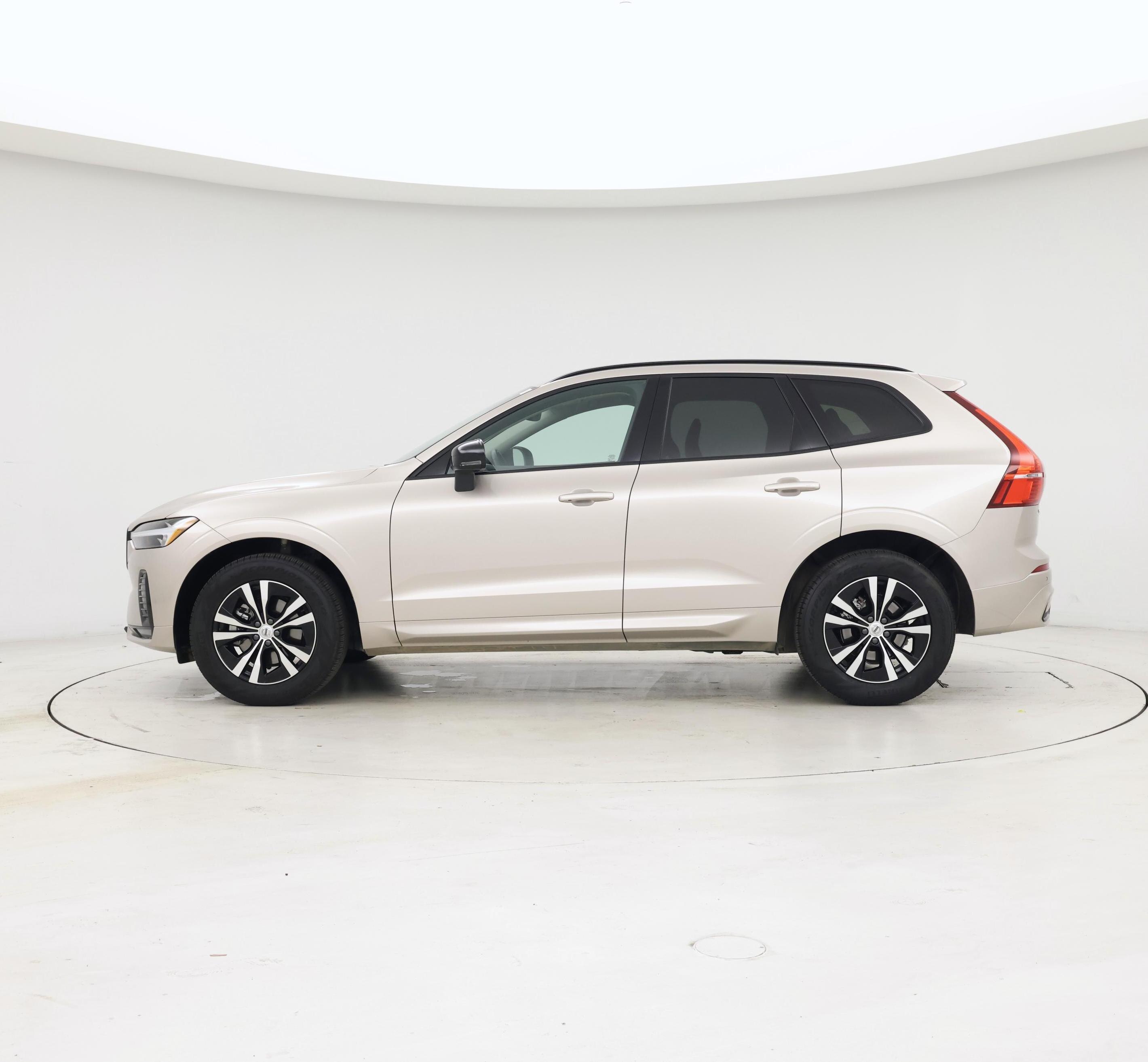 Thumbnail: 2025 Volvo XC60 - 3