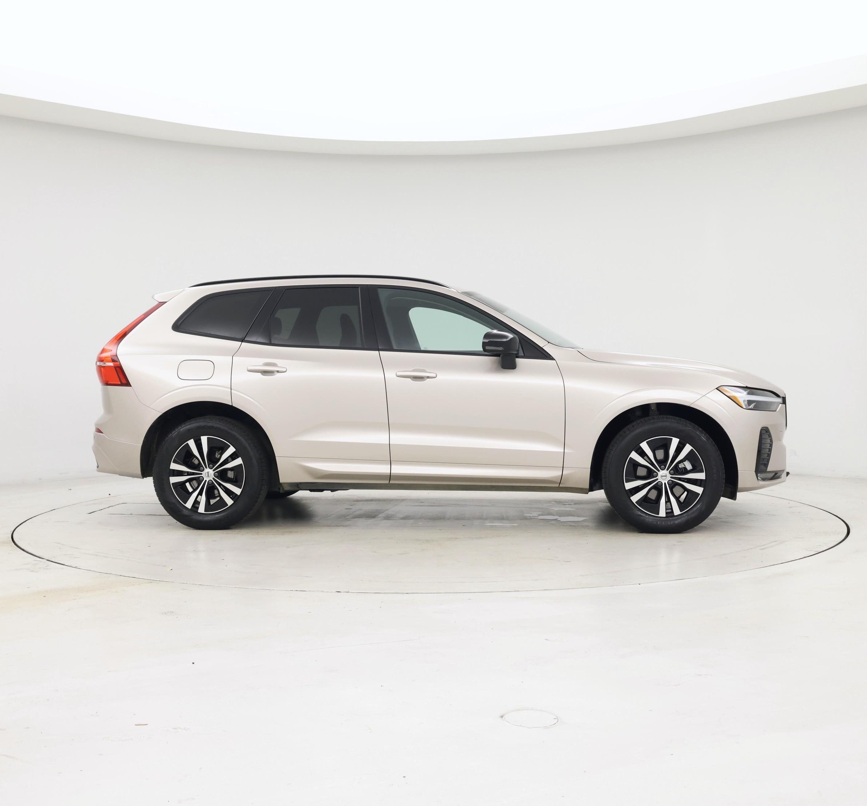 Thumbnail: 2025 Volvo XC60 - 7