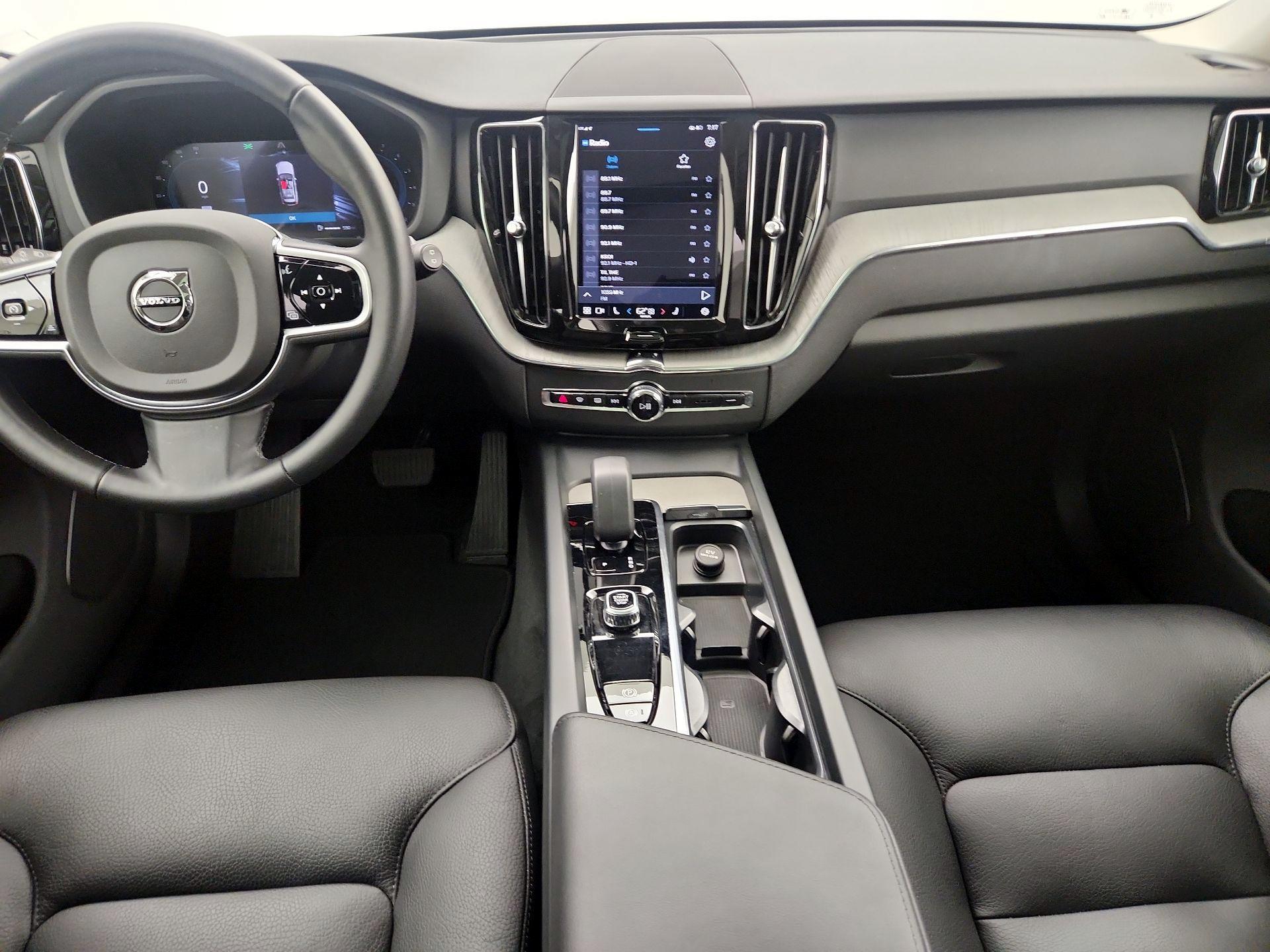 Thumbnail: 2025 Volvo XC60 - 9