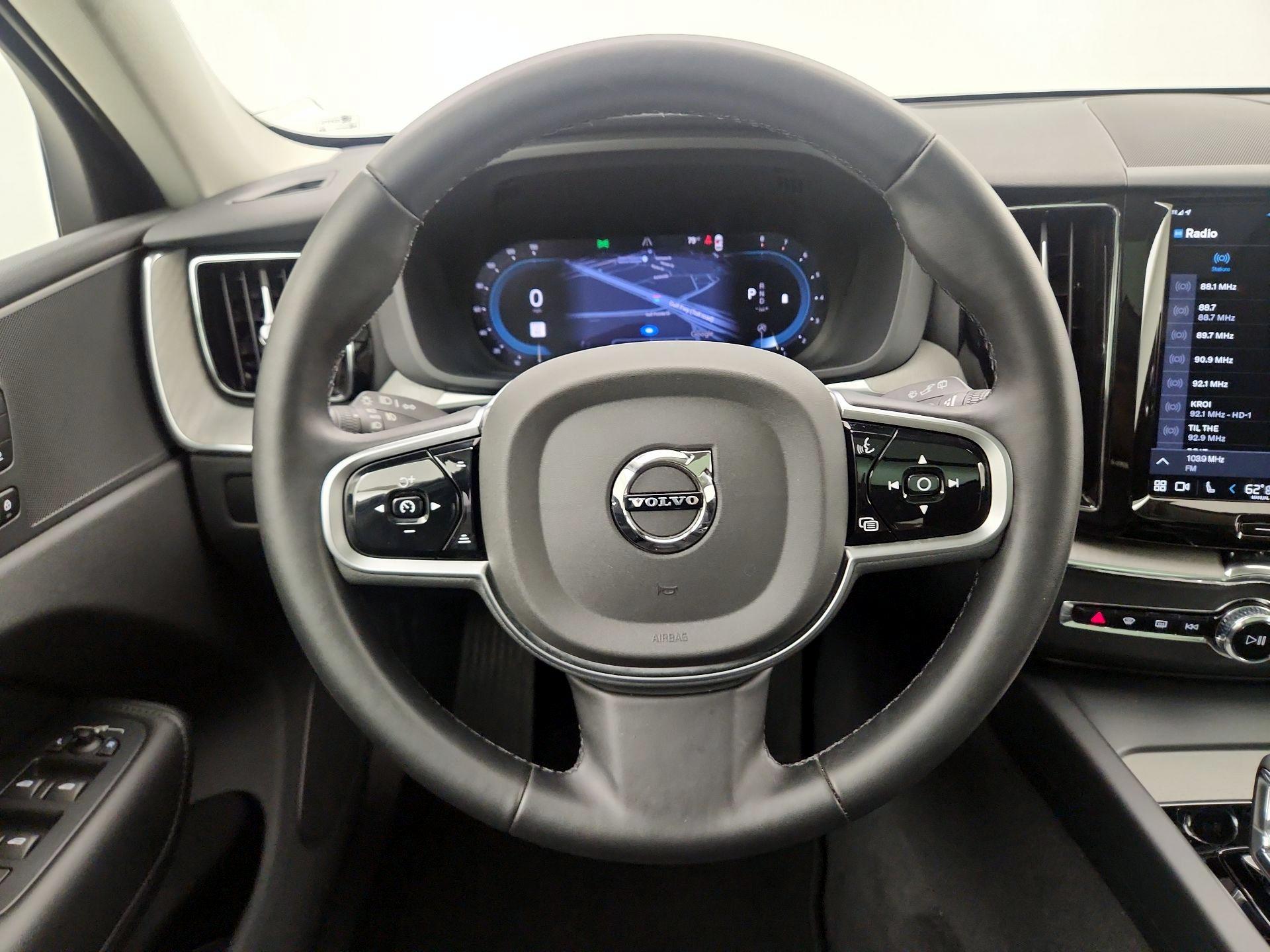 Thumbnail: 2025 Volvo XC60 - 10