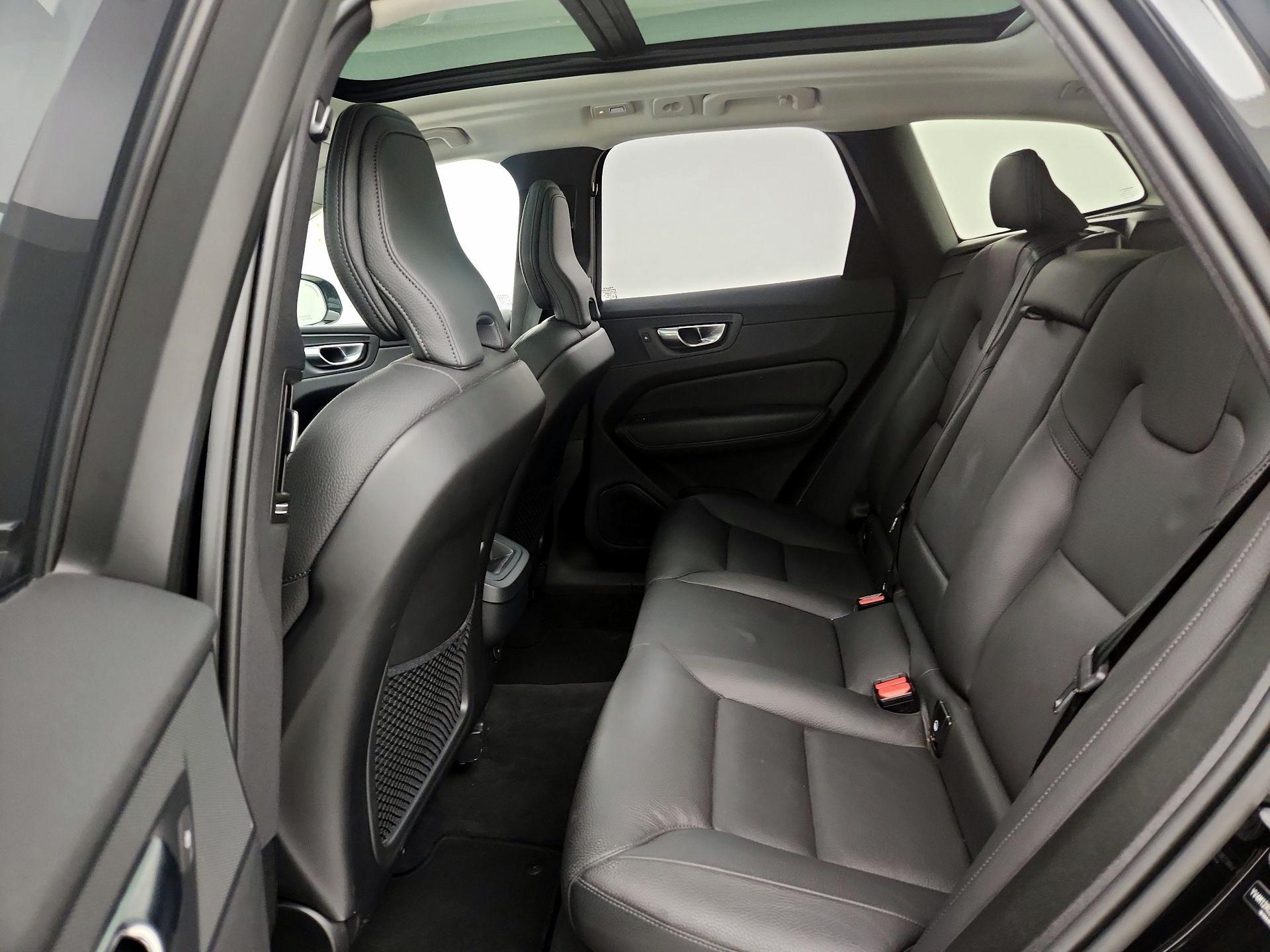 Thumbnail: 2025 Volvo XC60 - 20