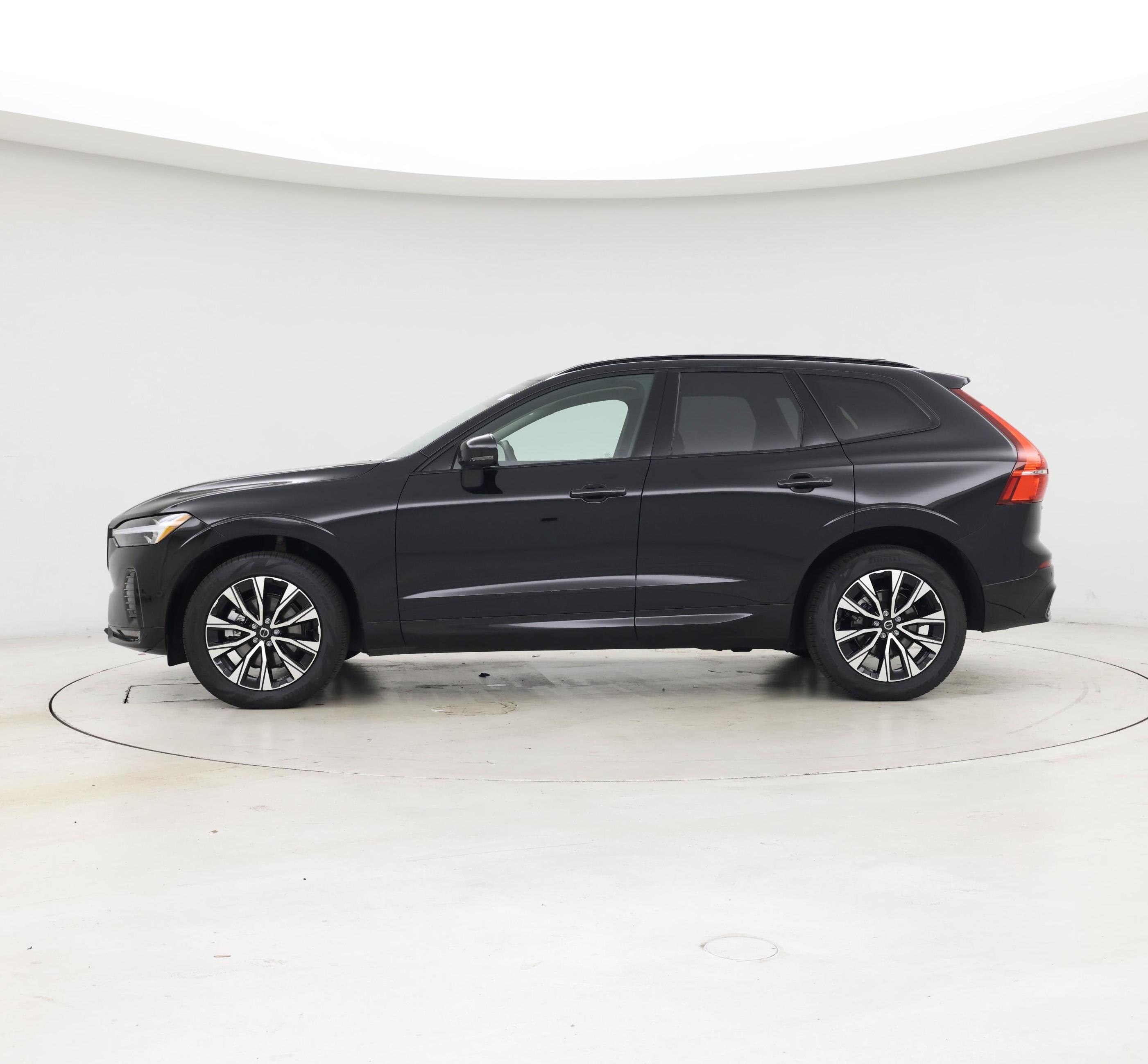 Thumbnail: 2025 Volvo XC60 - 3