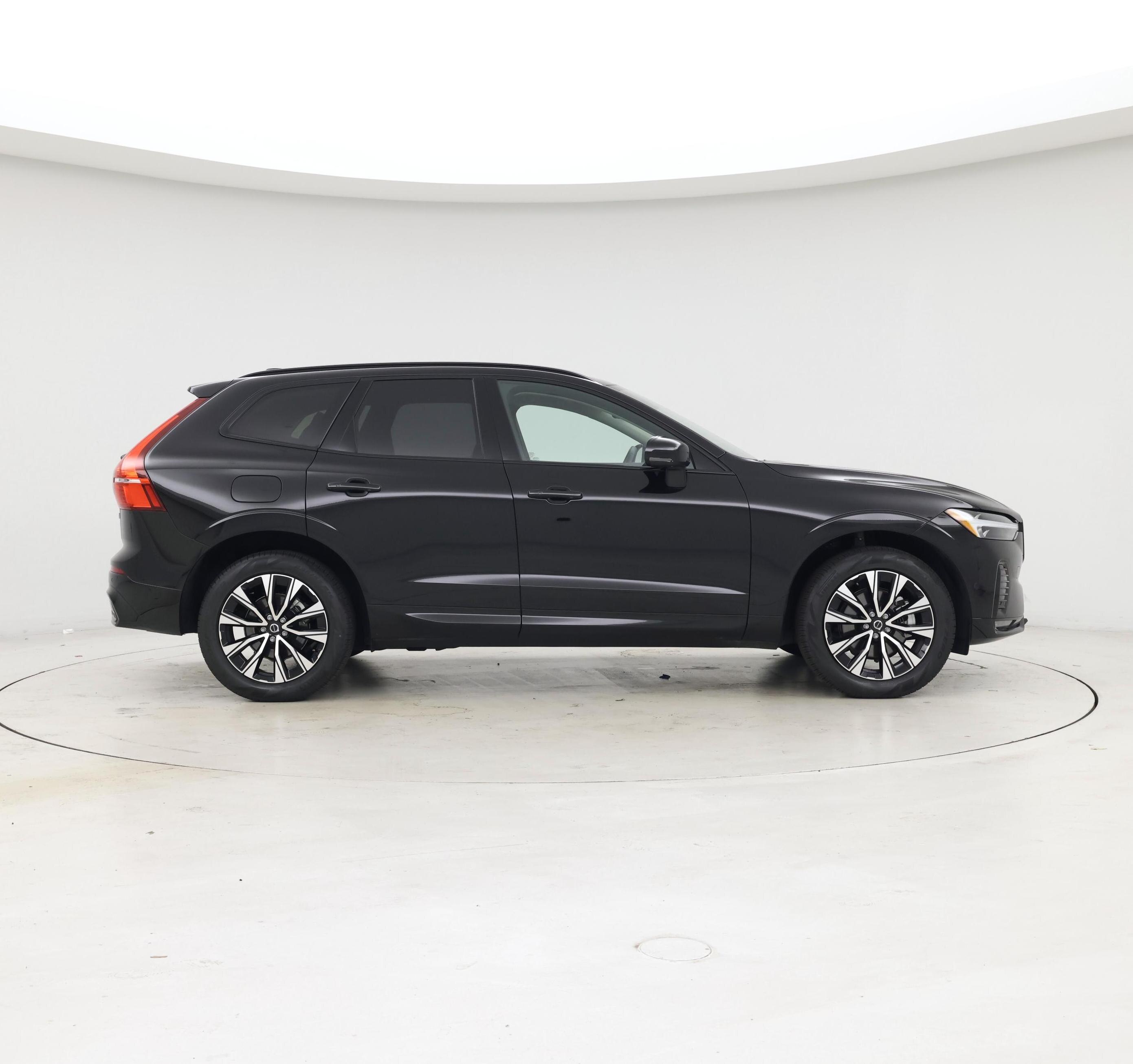 Thumbnail: 2025 Volvo XC60 - 7