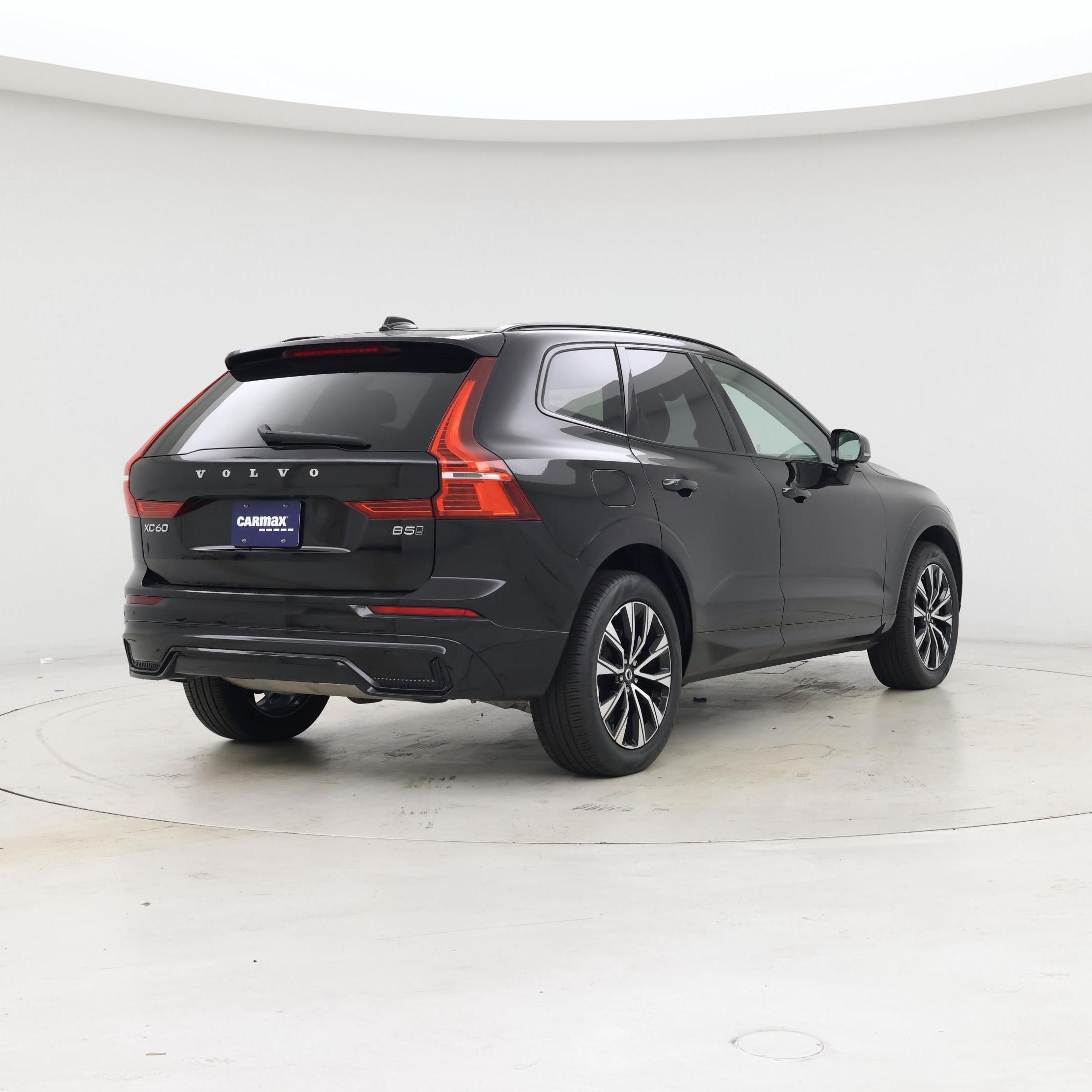 Thumbnail: 2025 Volvo XC60 - 8